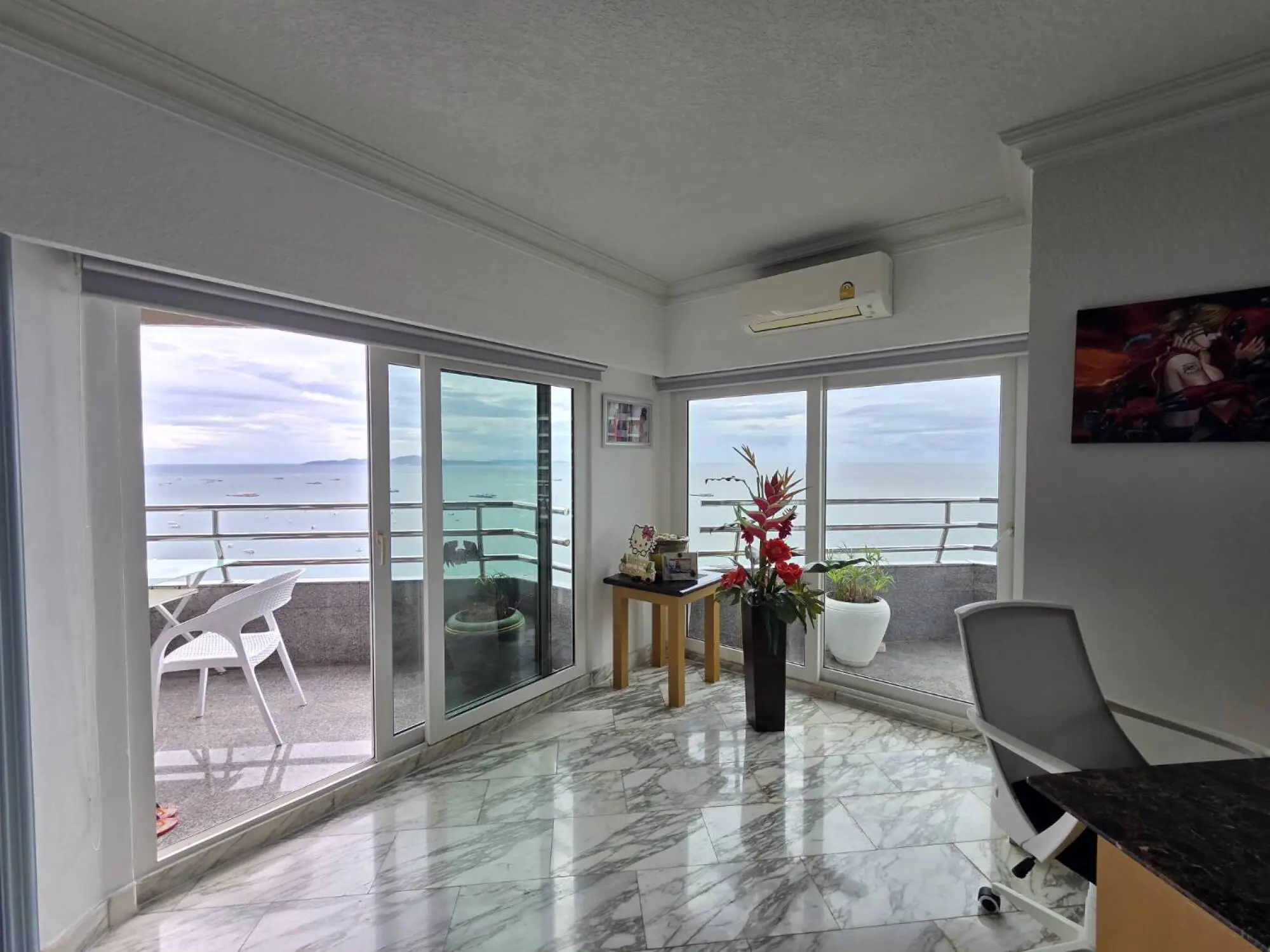 Markland 2BR Sea view, 20th Floor