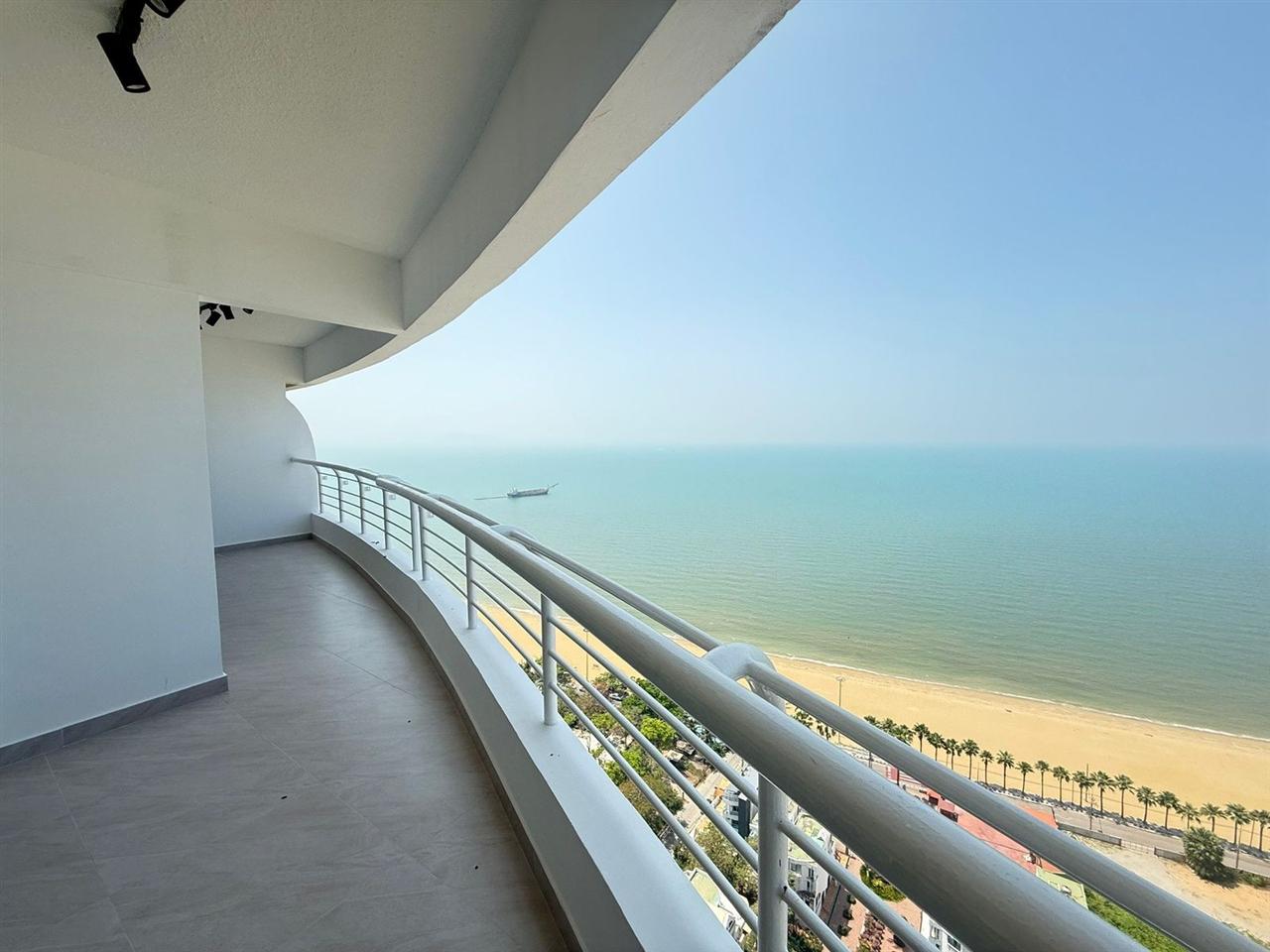 Metro Jomtien Condotel 1BR Sea view, 32nd Floor