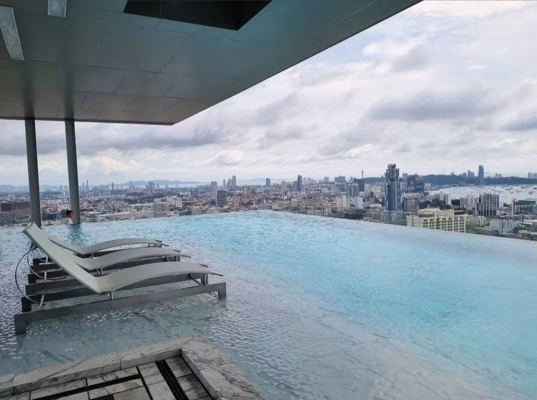 Once Pattaya 1BR Condo, 10th Floor