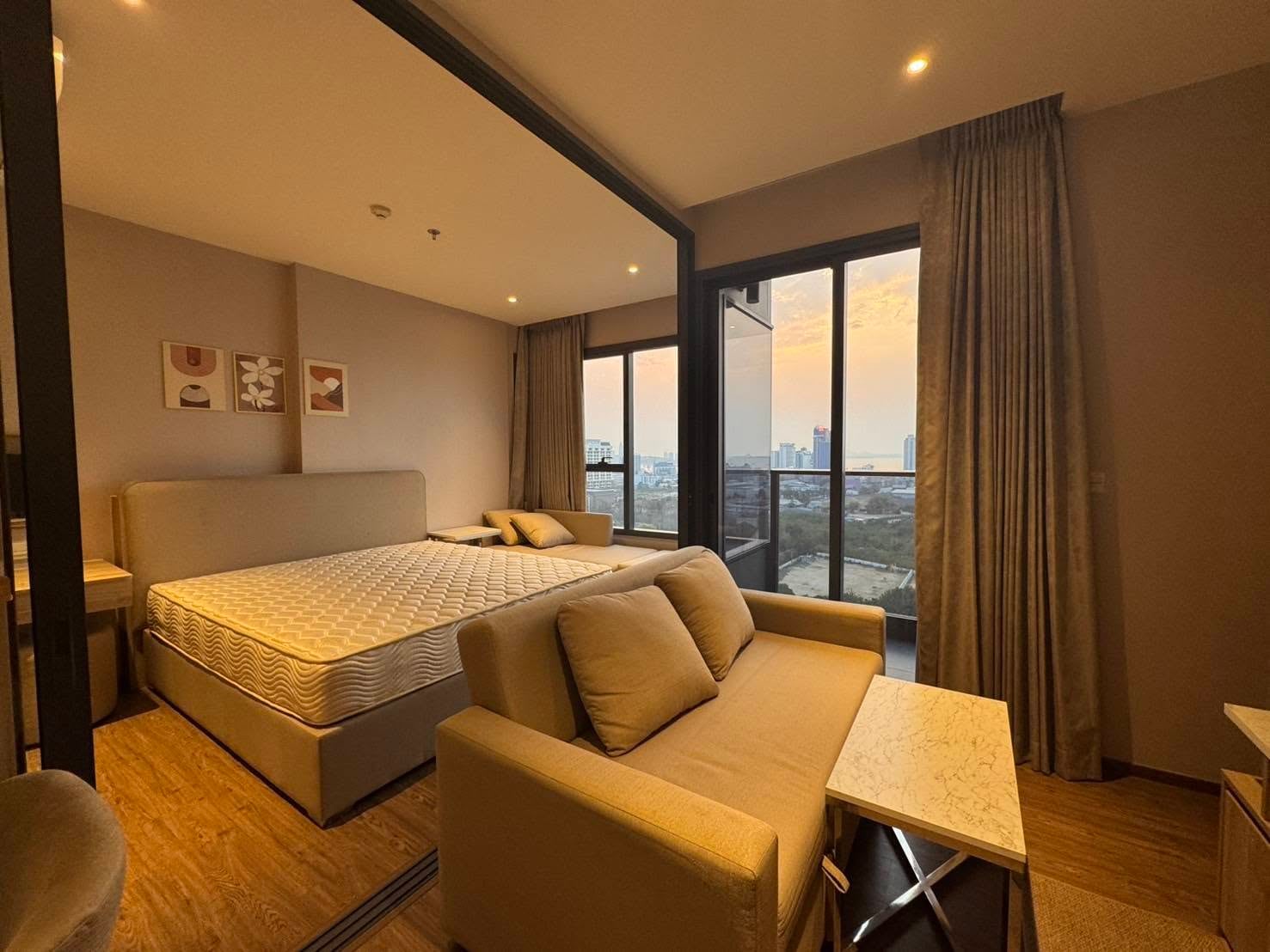 Once Pattaya 1BR Sea view, 12th Floor