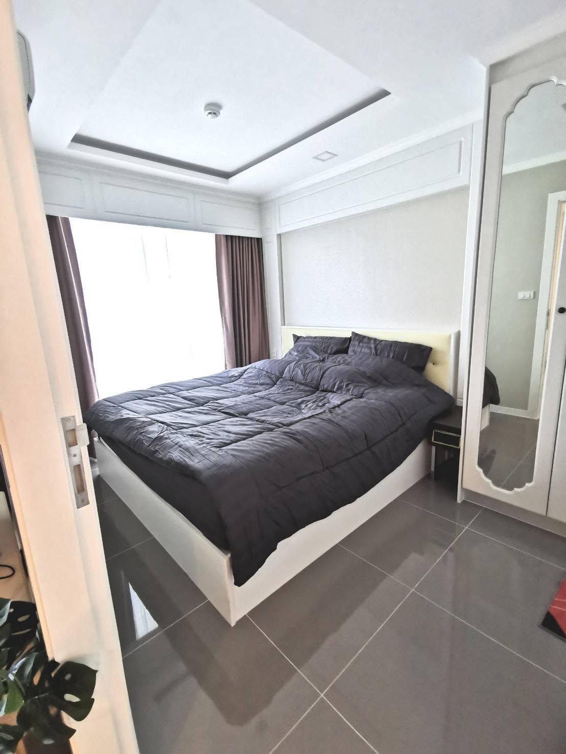 Orient 1BR, 6th Floor