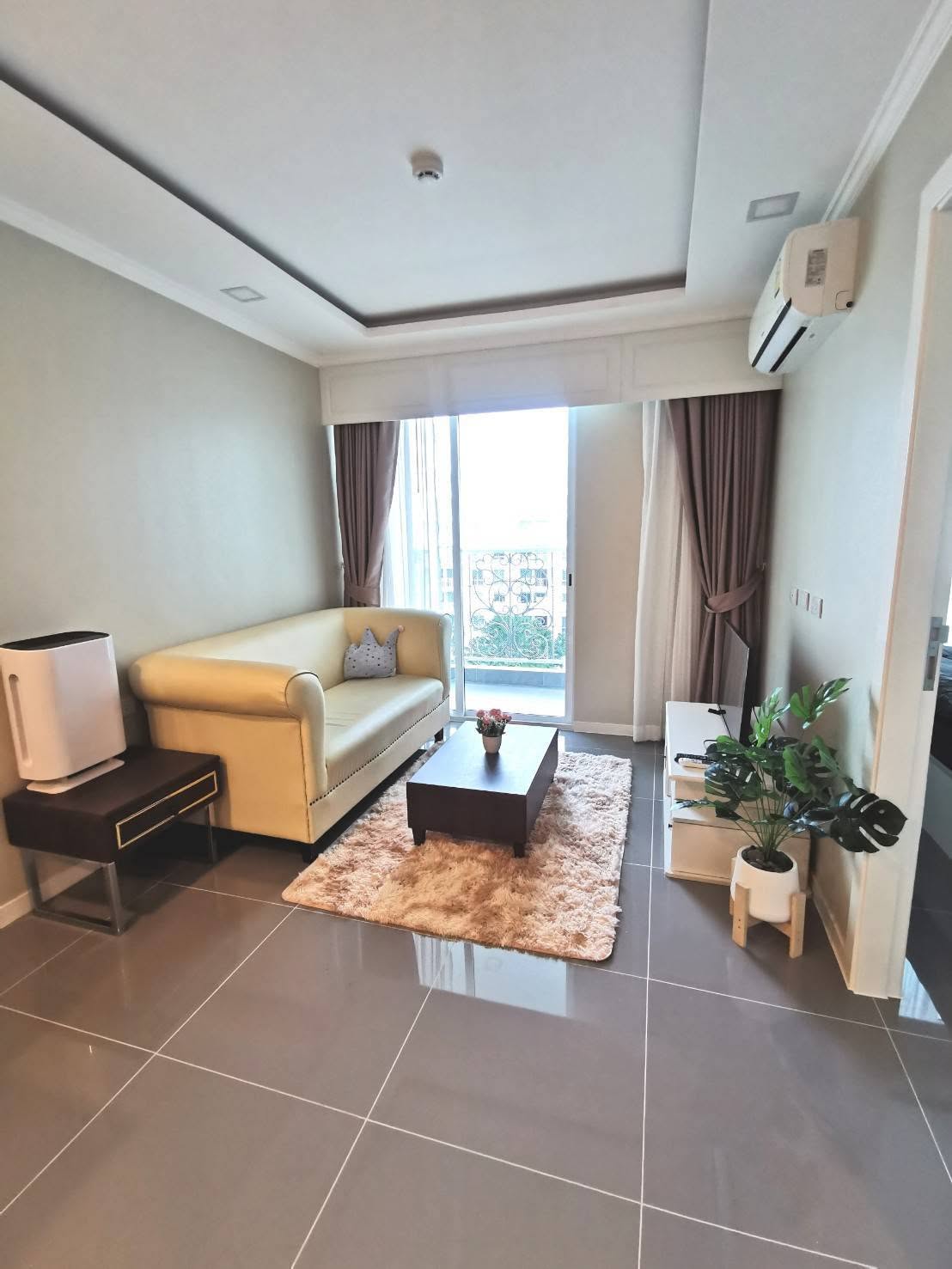 Orient 1BR, 6th Floor