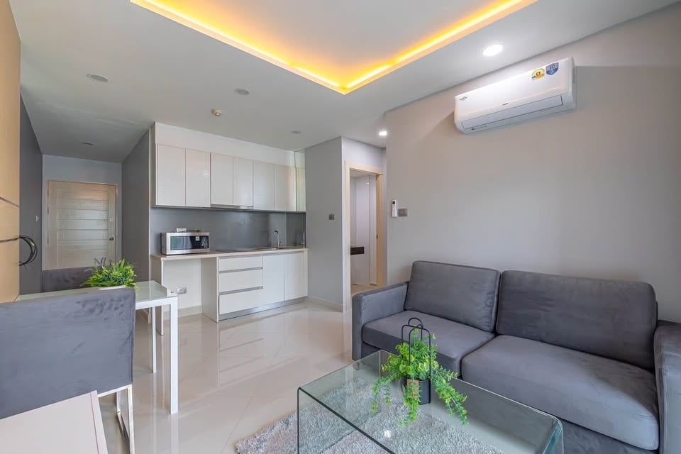 Paradise Park 1BR, 7th Floor