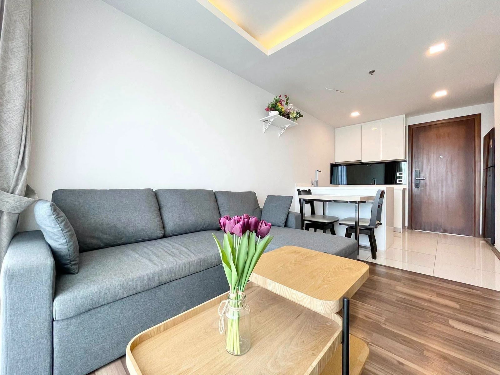 Peak Towers 1BR Condo, 24th Floor