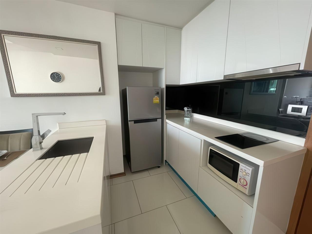 Peak Towers 1BR Sea view, 16th Floor