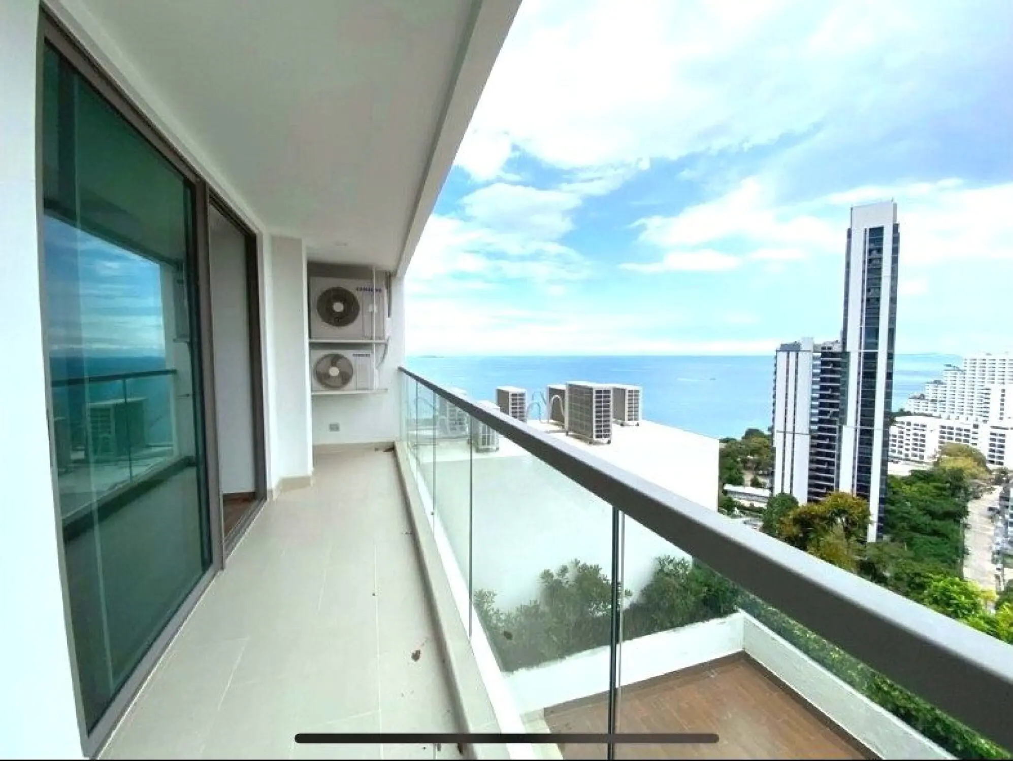Peak Towers 1BR Sea view, 23rd Floor