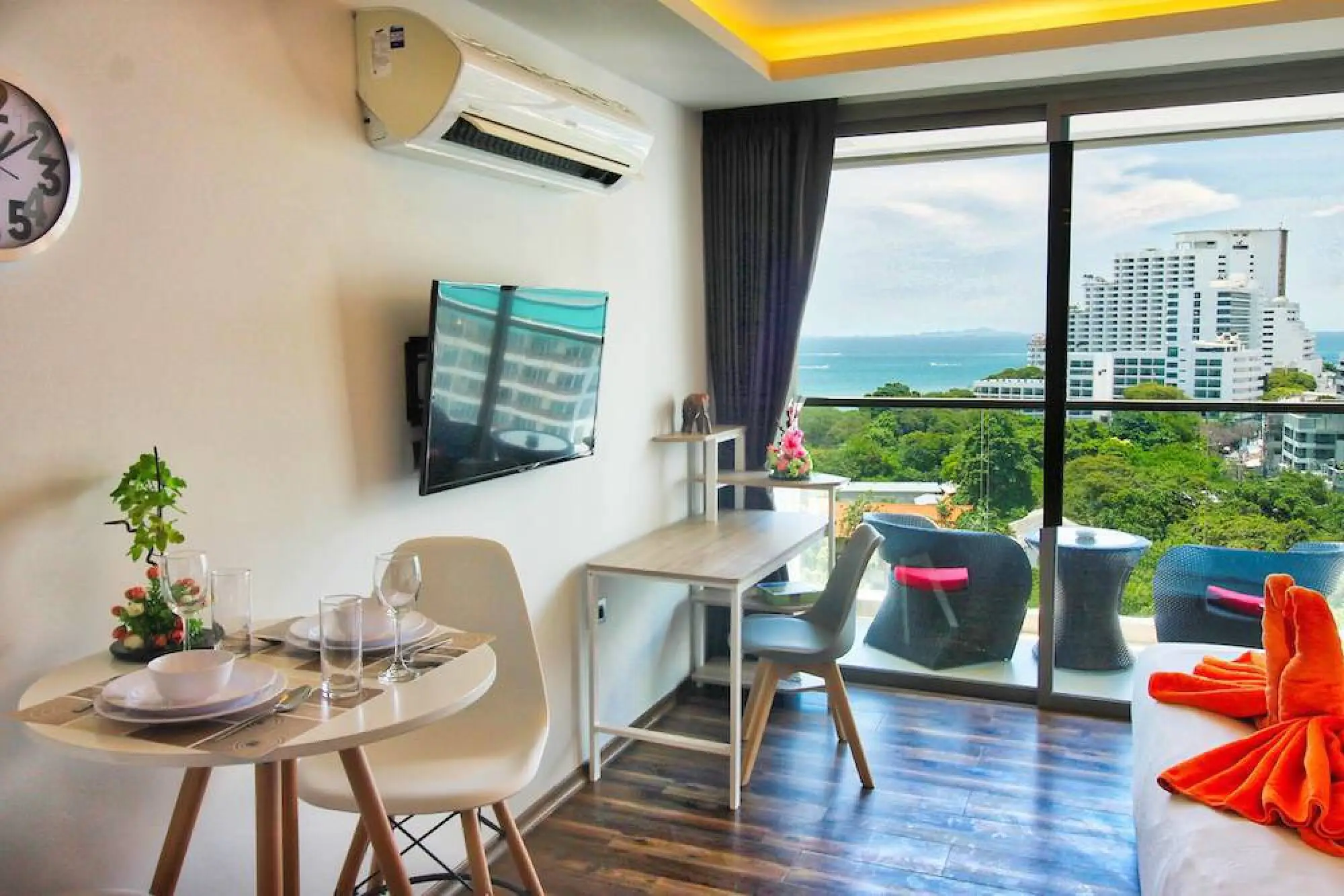 Peak Towers Studio Sea view, 11th Floor
