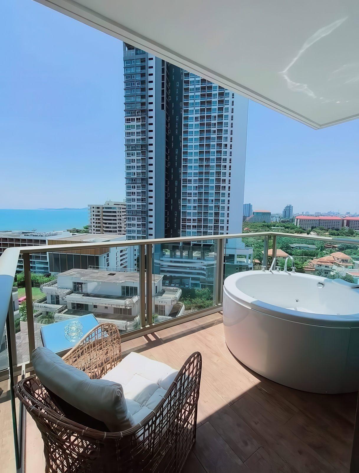 The Riviera Monaco 1BR Sea view/City, 14th Floor