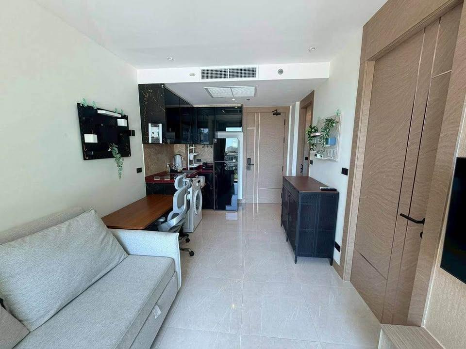 The Riviera Ocean Drive 1BR Condo Jomtien