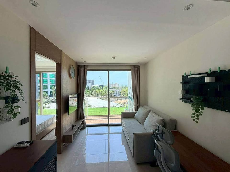 The Riviera Ocean Drive 1BR Condo Jomtien