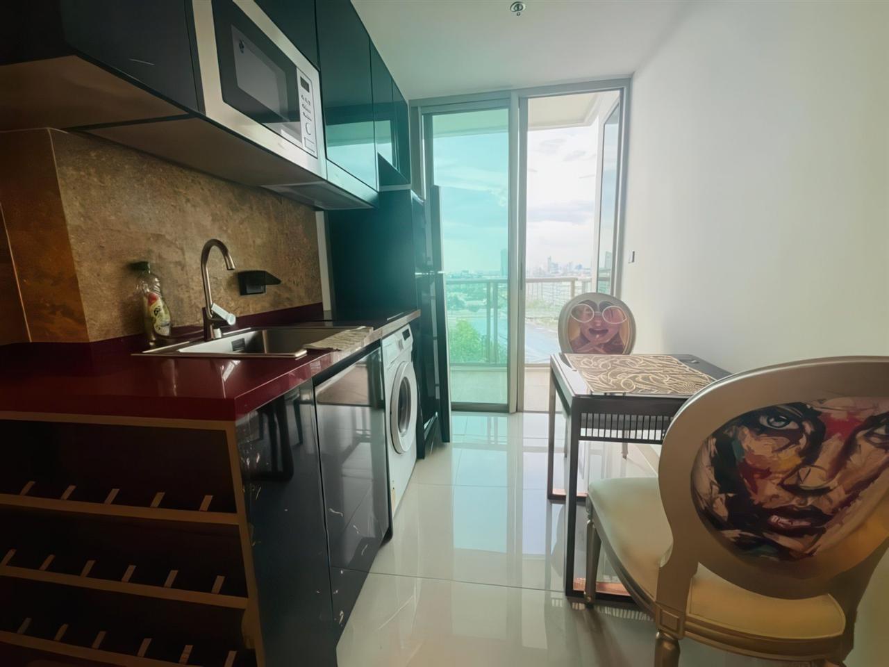 The Riviera Ocean Drive 1BR City view, 11th Floor