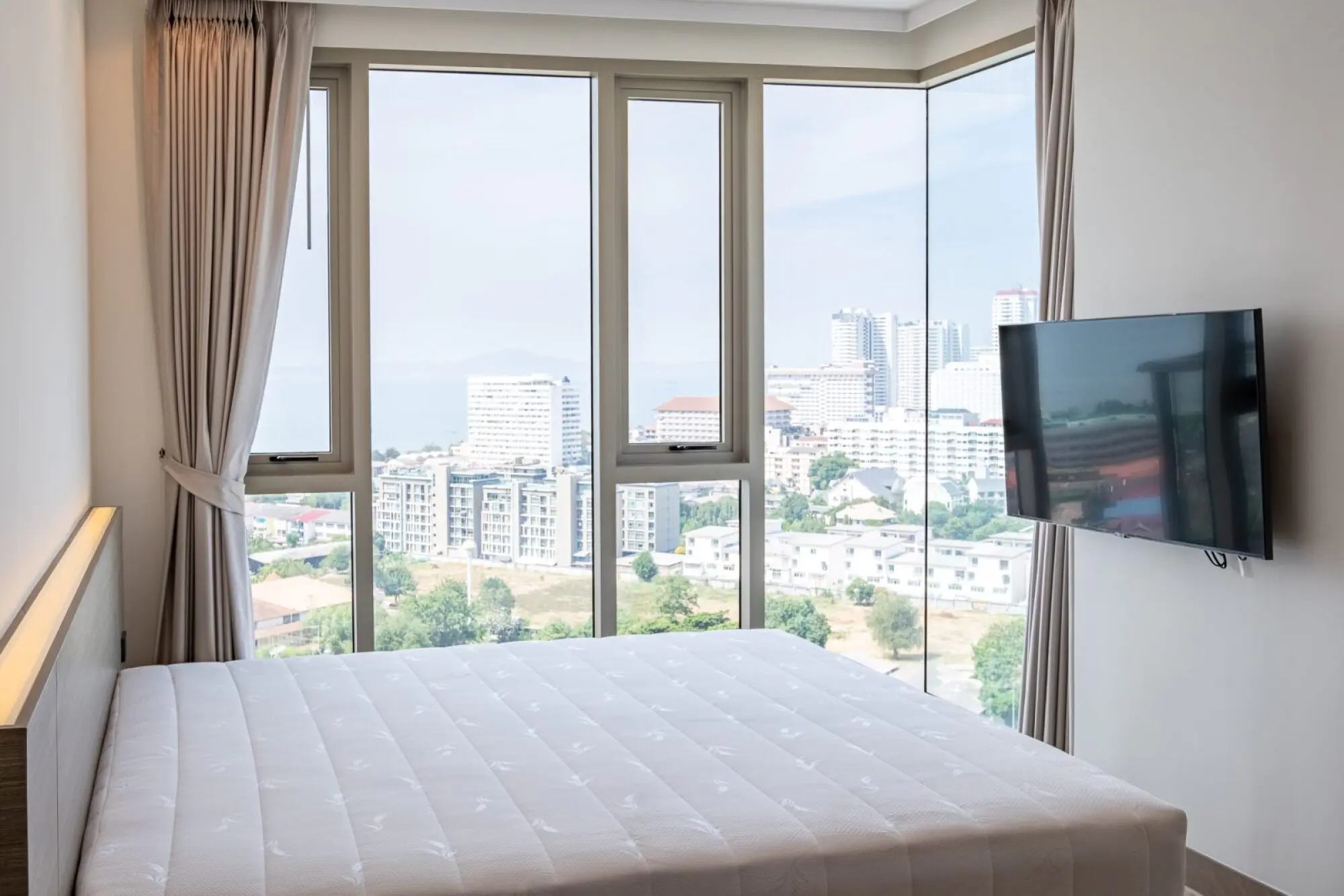 The Riviera Ocean Drive 1BR Sea view