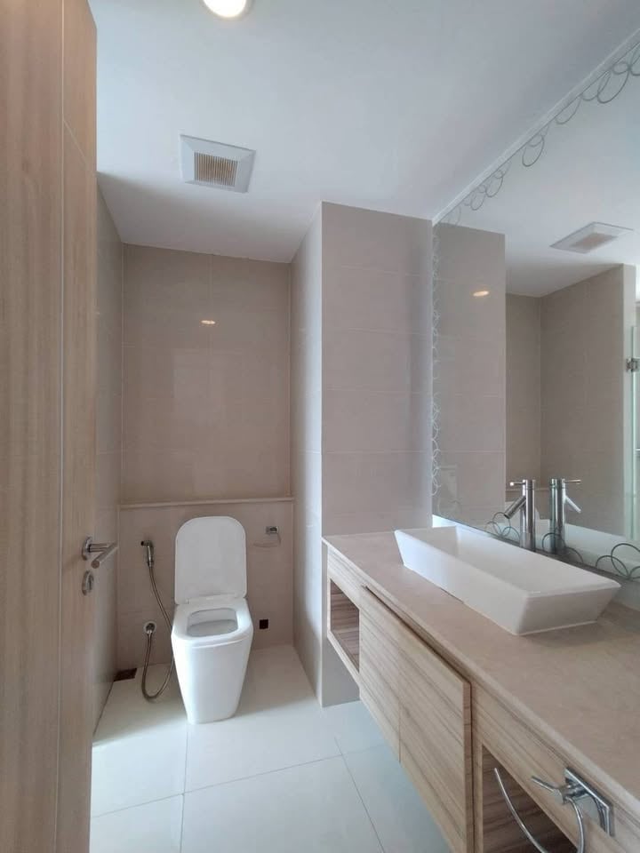 Riviera Wongamat Studio Condo, 8th Floor