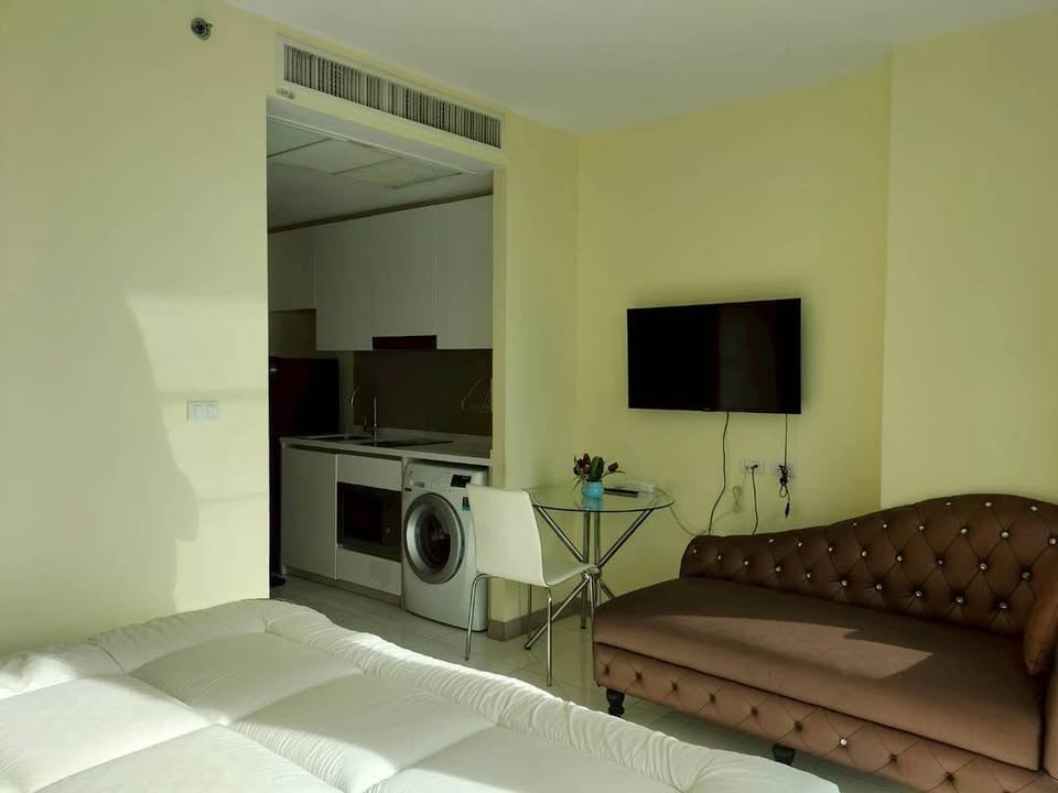 Riviera Wongamat Studio Condo, 8th Floor