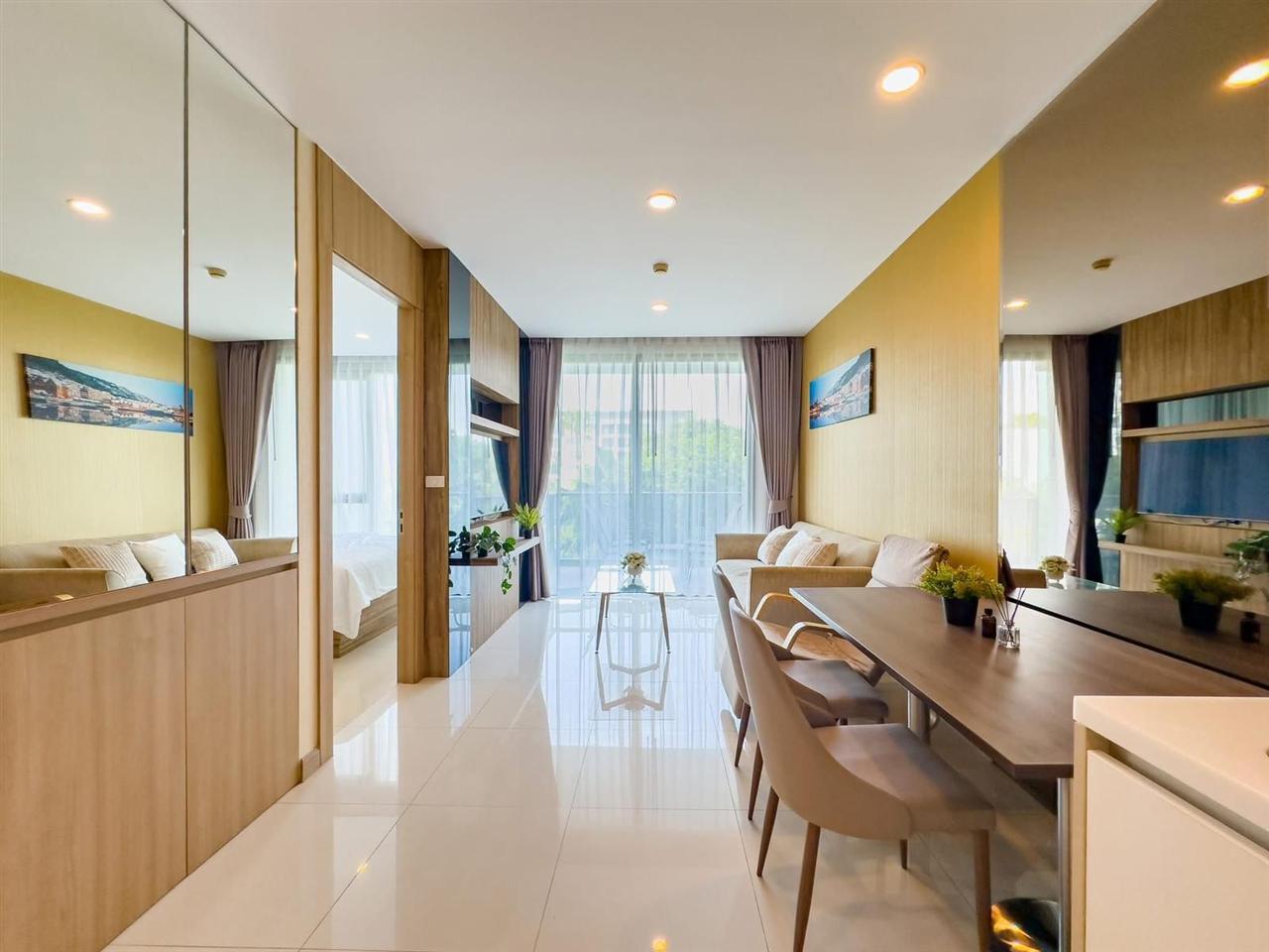 Riviera Wongamat 1BR Pool view, 2nd Floor