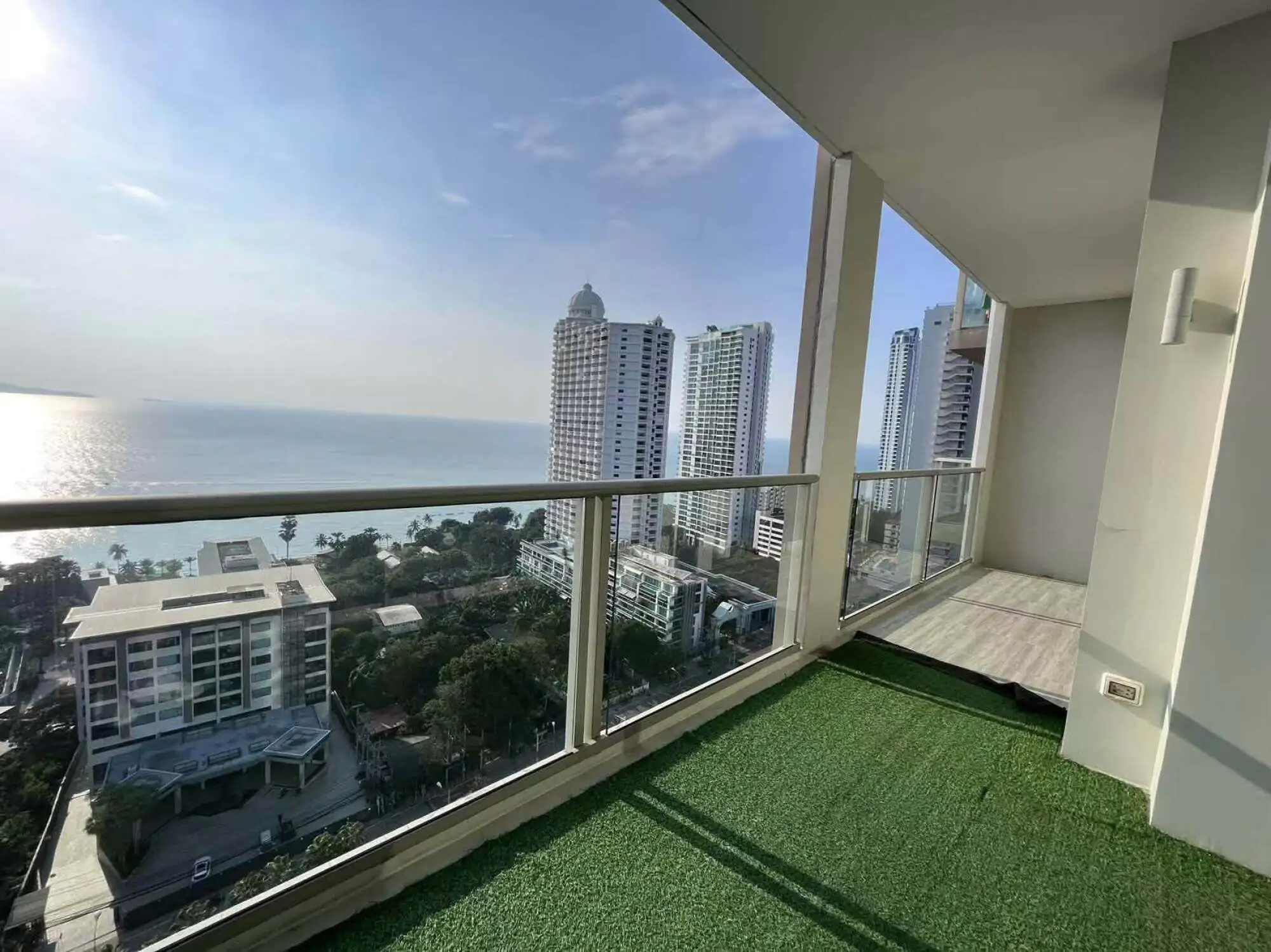 Riviera Wongamat 2BR Sea view, 19th Floor