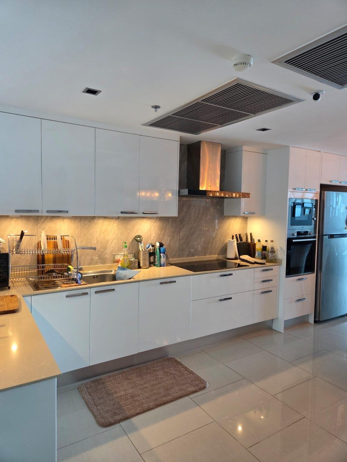 Sand Condo Pratumnak 3BR Beach view, 26th Floor