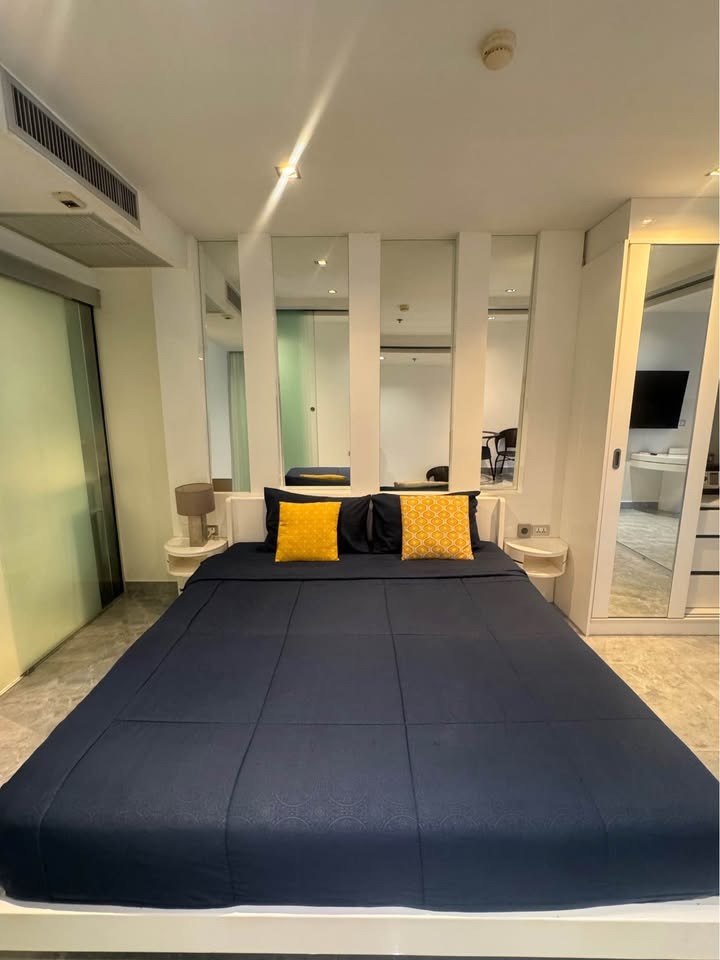 1BR Sands Condo Pratamnak with Jacuzzi