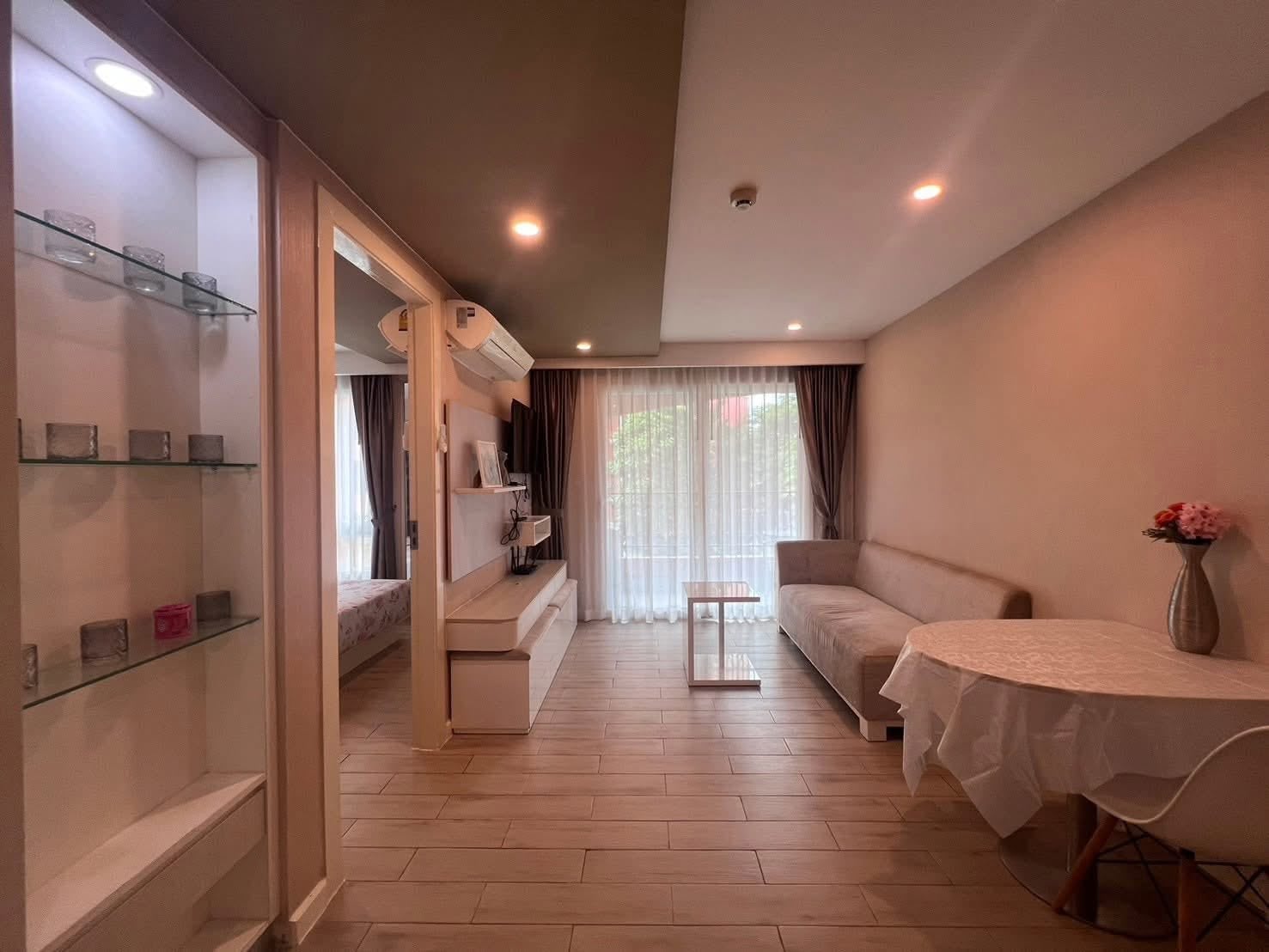 Seven Seas Condo Resort Jomtien 1BR Condo, 2nd Floor