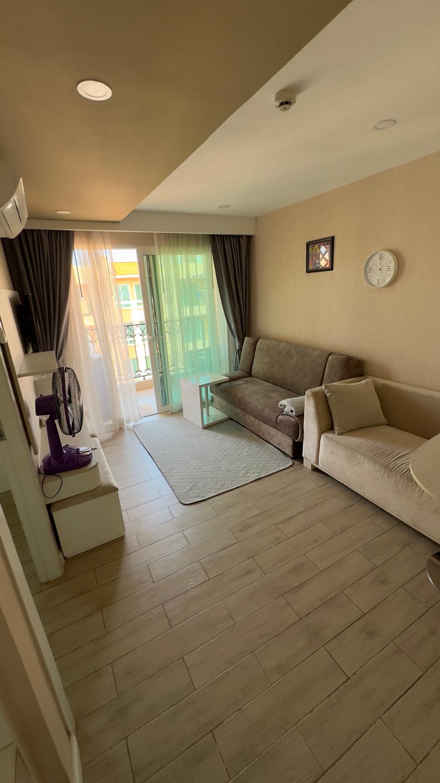 Seven Seas Condo Resort Jomtien 1BR Pool view, 8th Floor