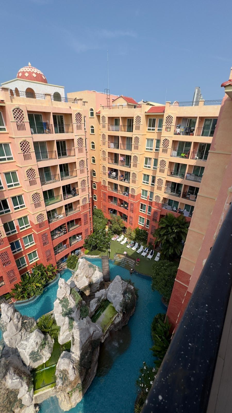 Seven Seas Condo Resort Jomtien 1BR Pool view, 8th Floor