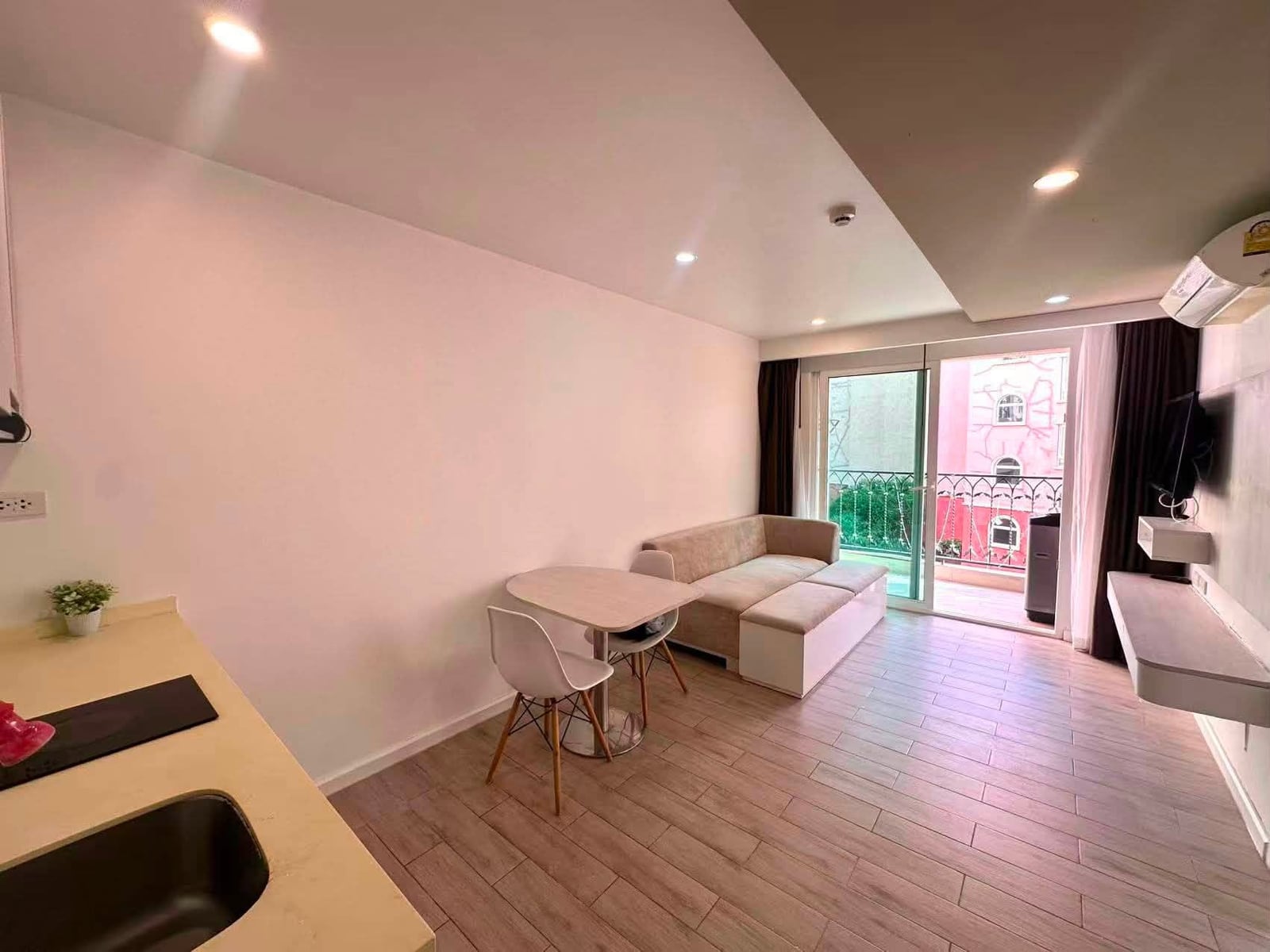Seven Seas Condo Resort Jomtien 1BR, 5th Floor