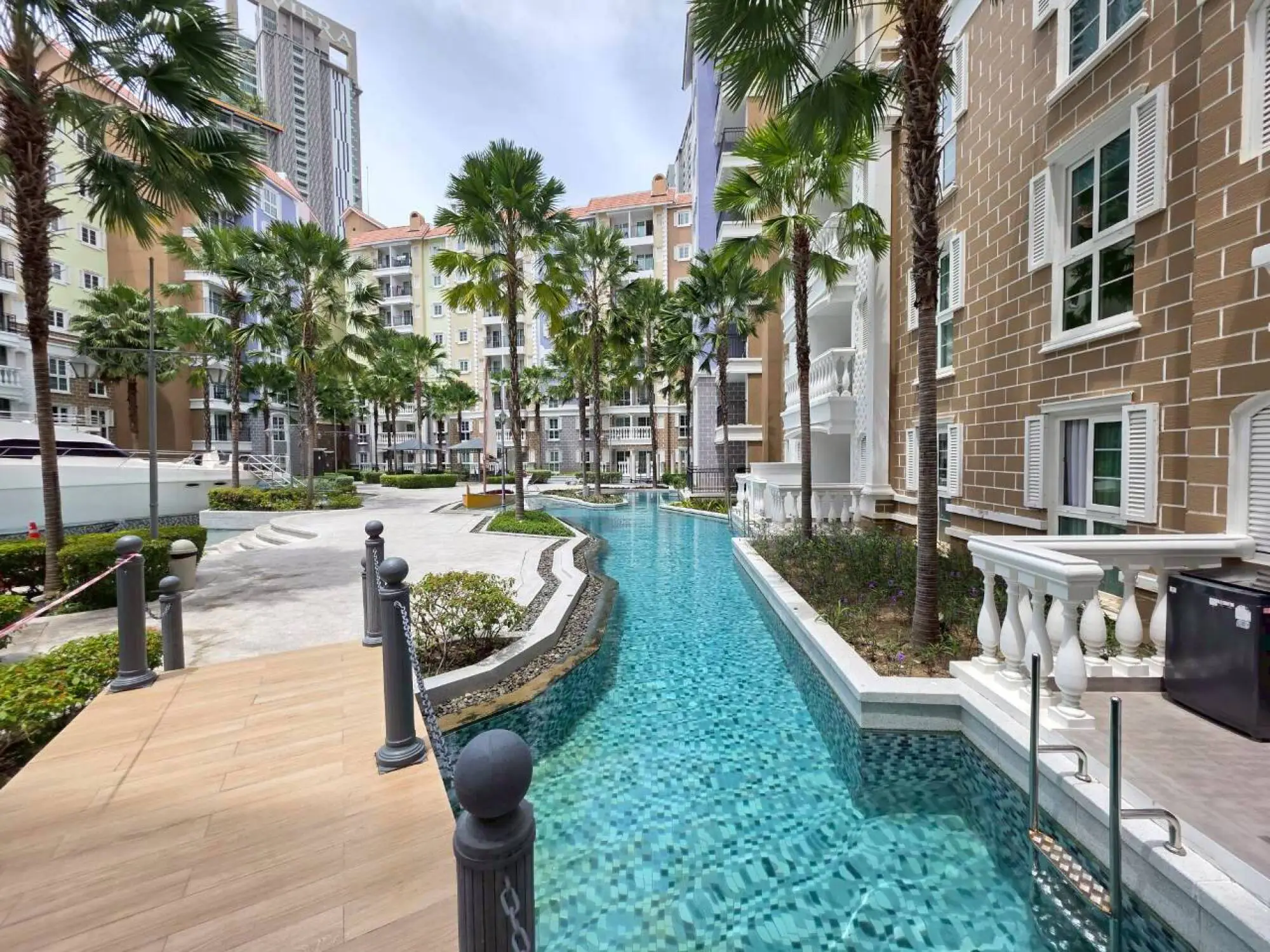 Seven Seas Cote d'Azur 1BR, 8th Floor