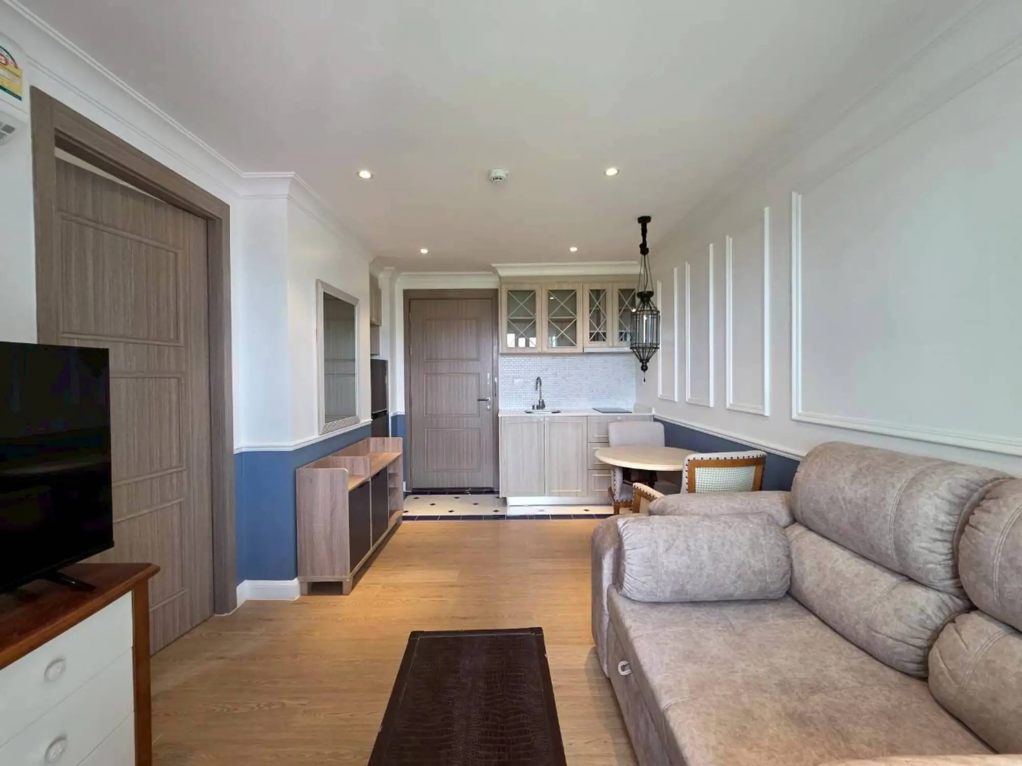 Seven Seas Cote d'Azur 1BR, 8th Floor