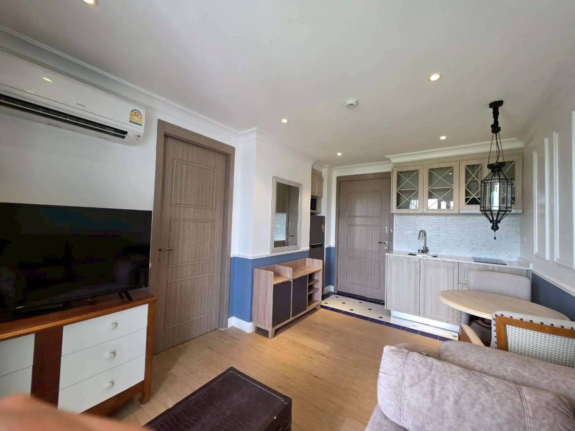 Seven Seas Cote d'Azur 1BR, 8th Floor