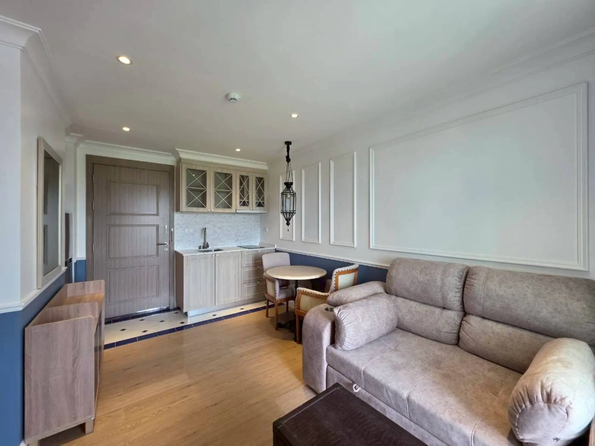Seven Seas Cote d'Azur 1BR, 8th Floor