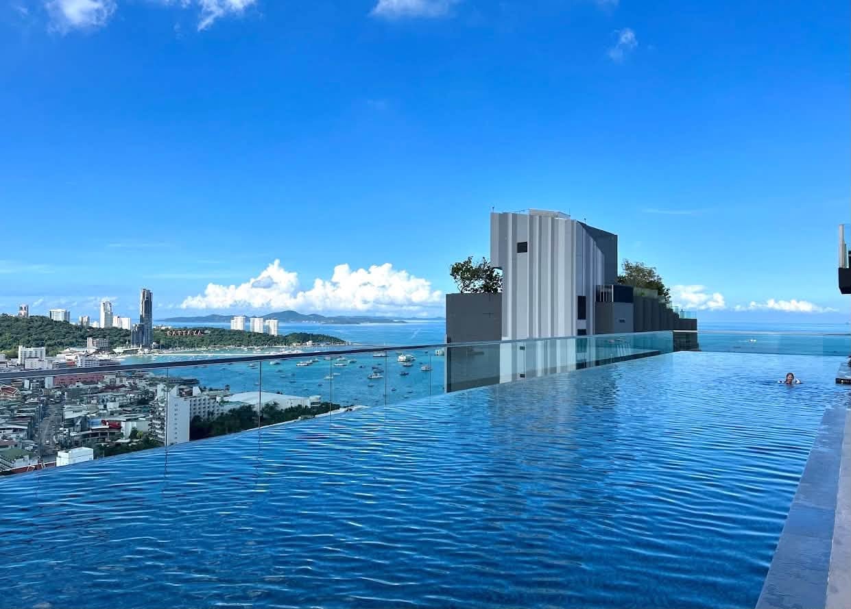The Base 2BR Sea view, Top Floor