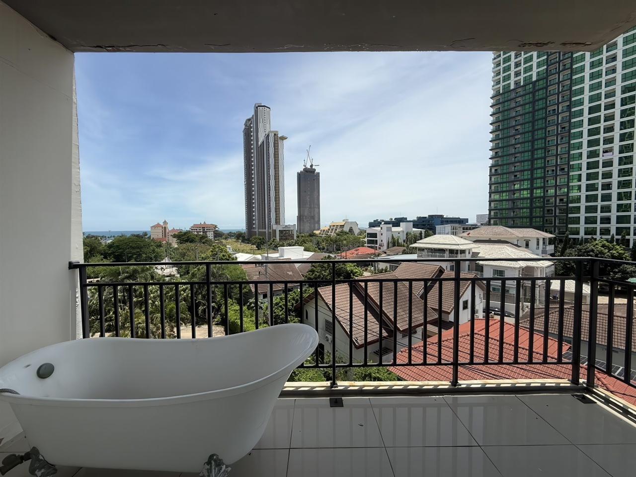 The Grand Jomtien Beach 2BR City view, 4th Floor