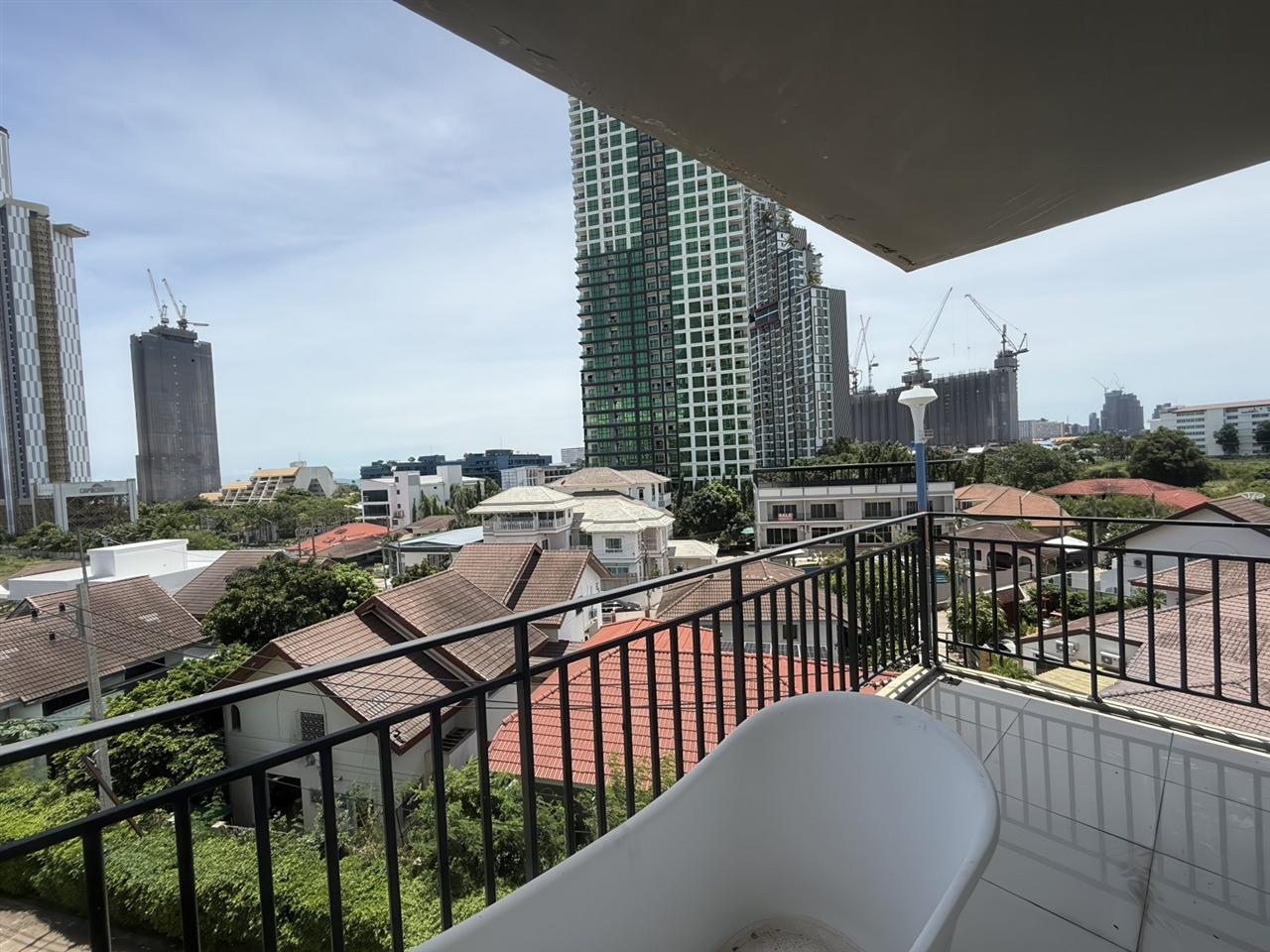The Grand Jomtien Beach 2BR City view, 4th Floor