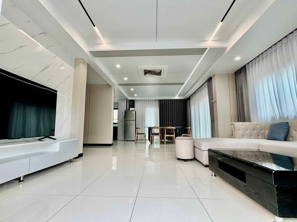The Lake Village 4BR Pool Villa Huai Yai