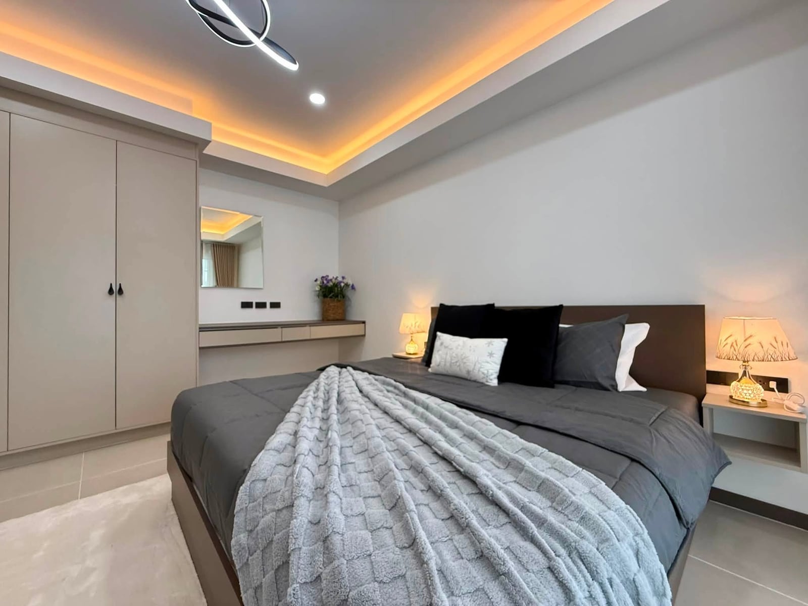 2-bed pool view condo for sale at The Majestic Jomtien