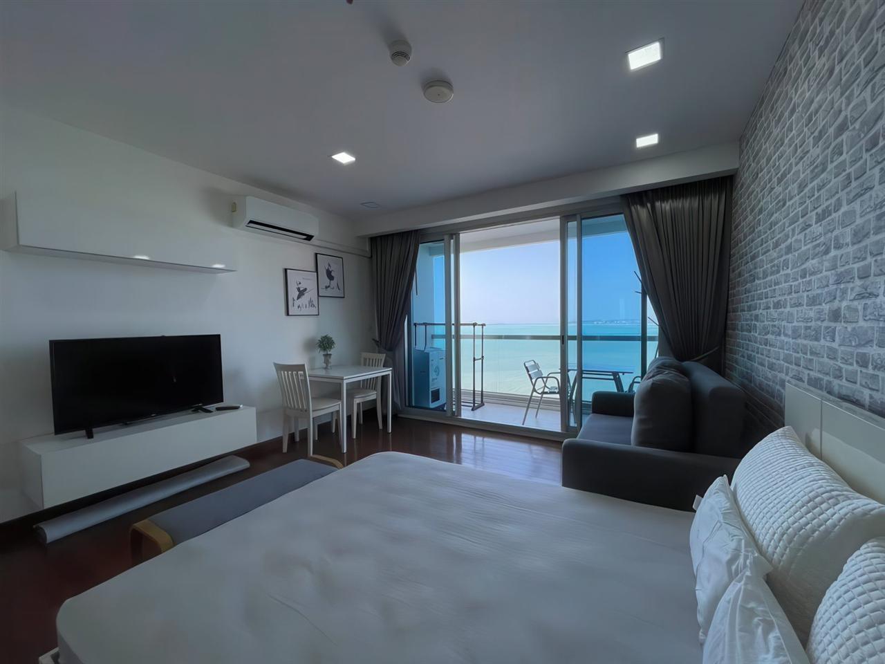 The Palm Wongamat Beach Studio Sea view, 17th Floor