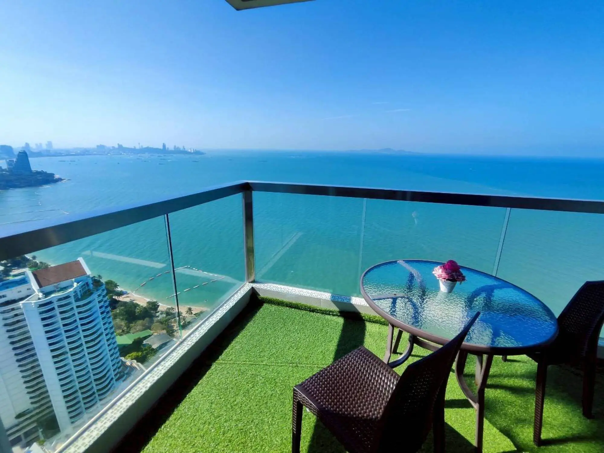 The Palm Wongamat Beach 2BR Sea view, 44th Floor