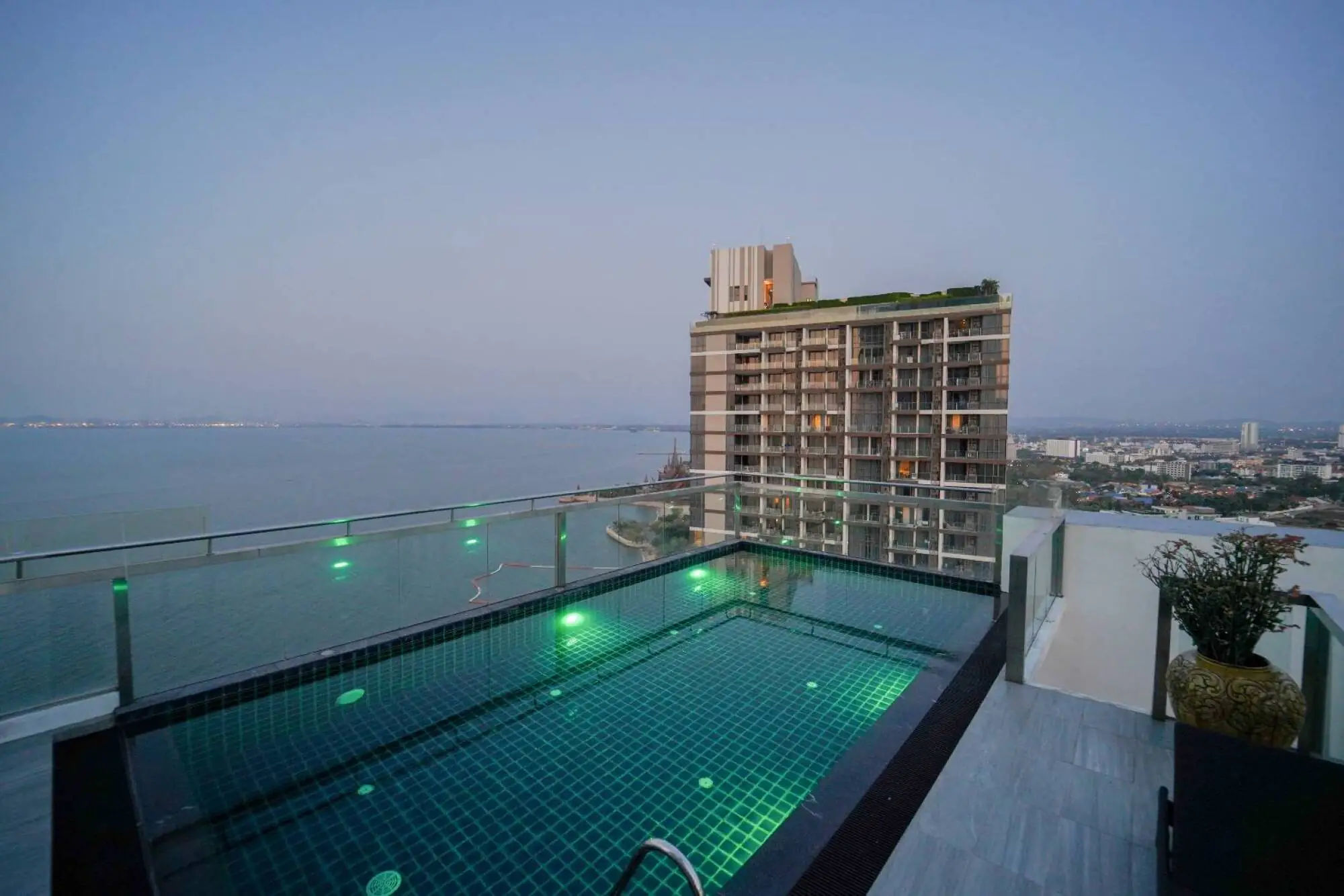 The Palm Wongamat Beach 3BR Sea view, 26th Floor