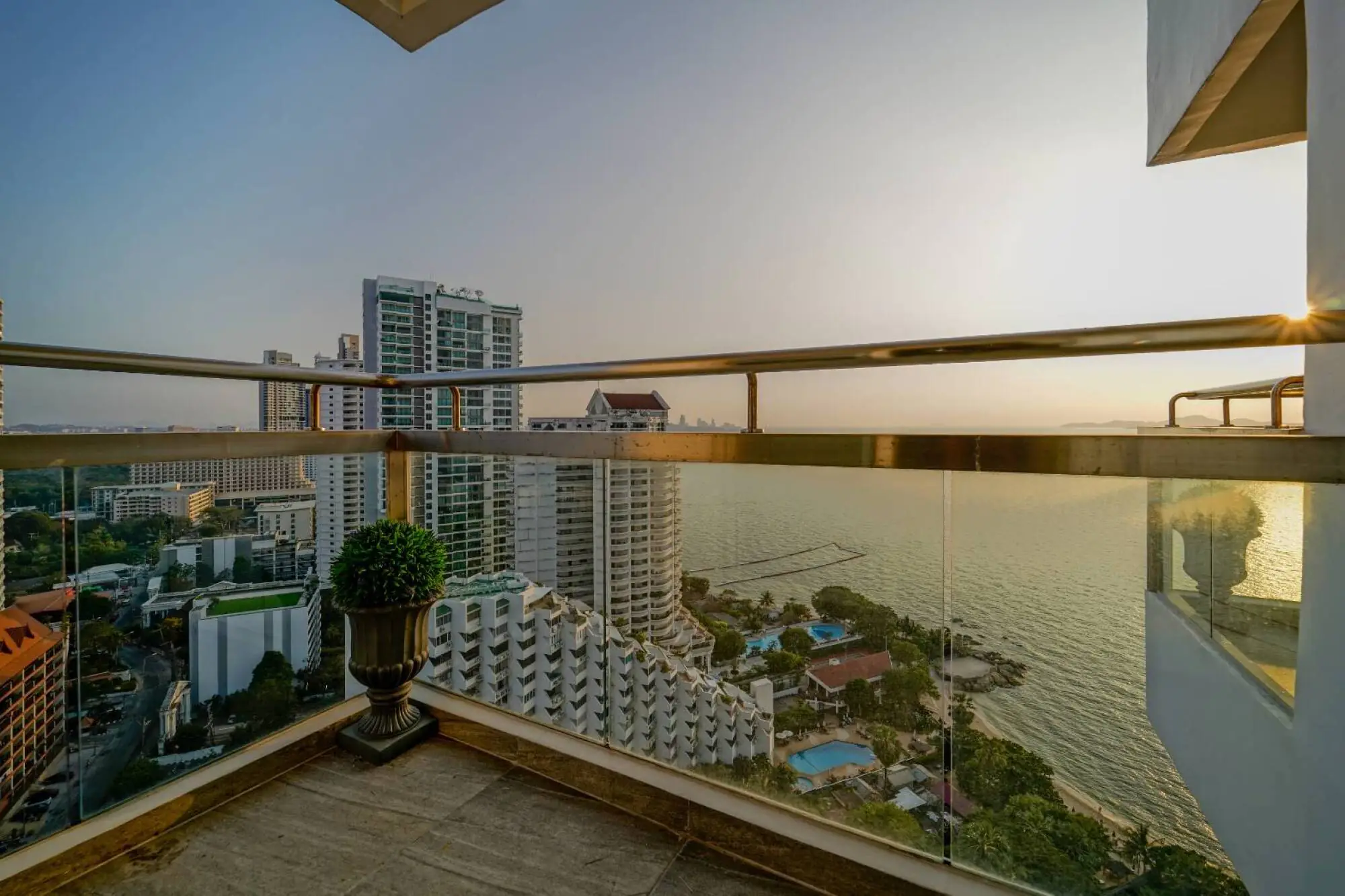 The Palm Wongamat Beach 3BR Sea view, 26th Floor