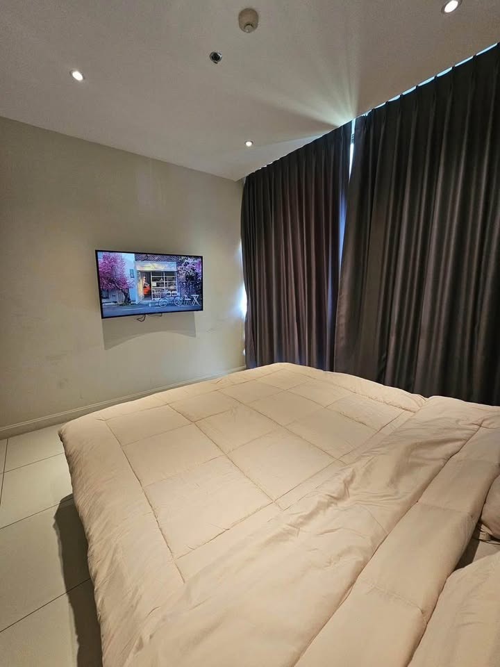 The Point Pratumnak 1BR Condo