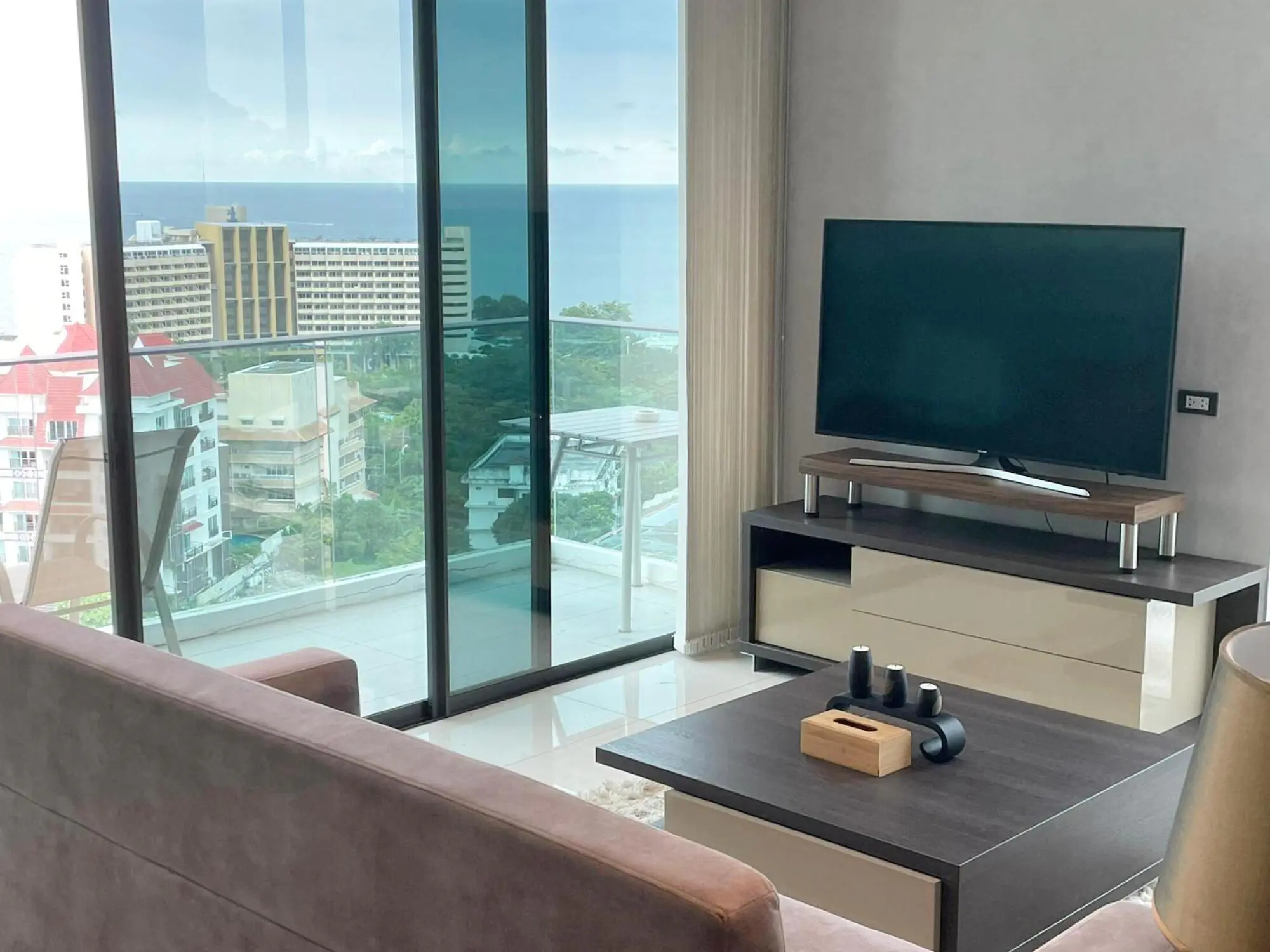 The Point Pratumnak 2BR, 9th Floor