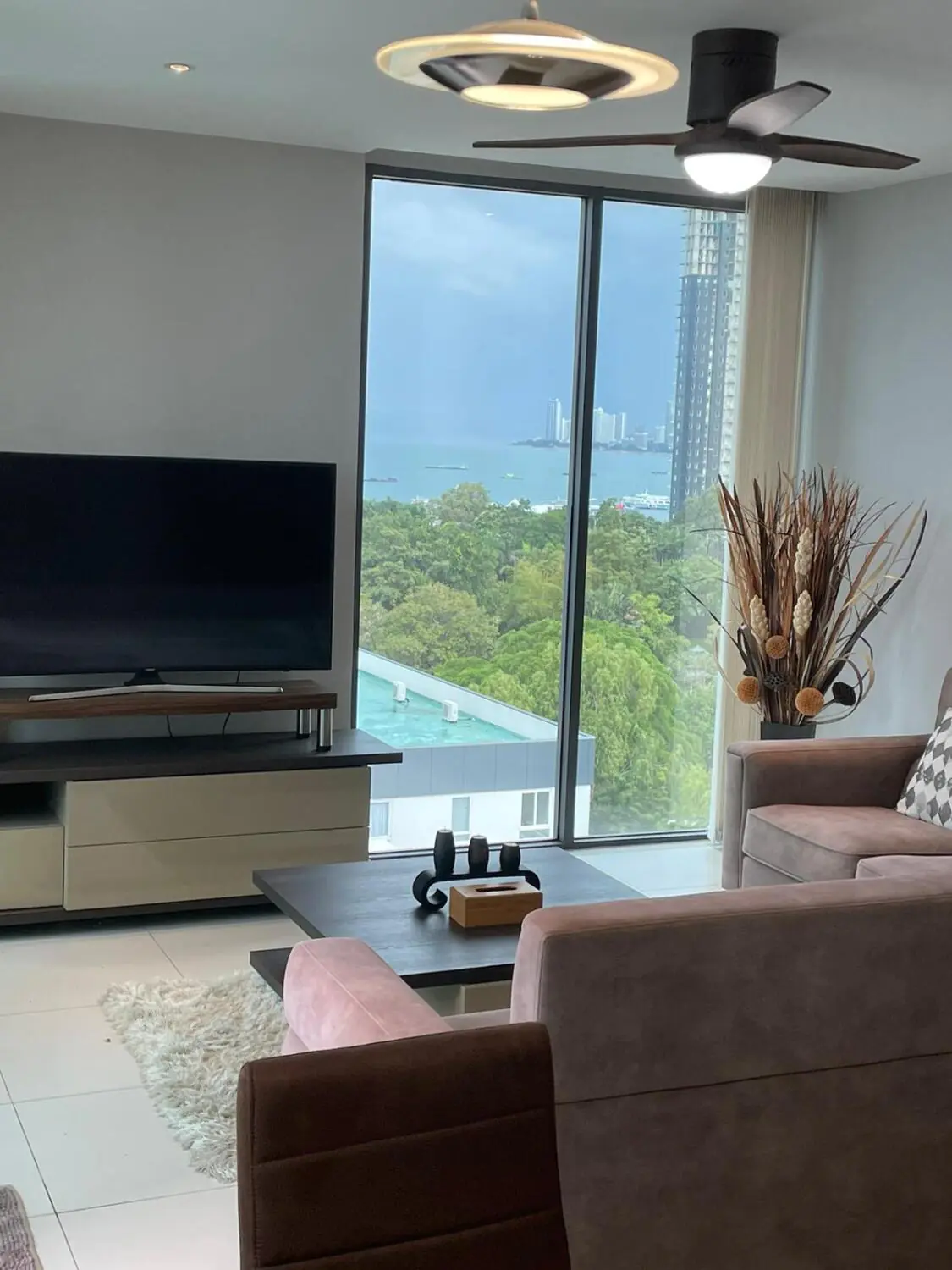 The Point Pratumnak 2BR, 9th Floor