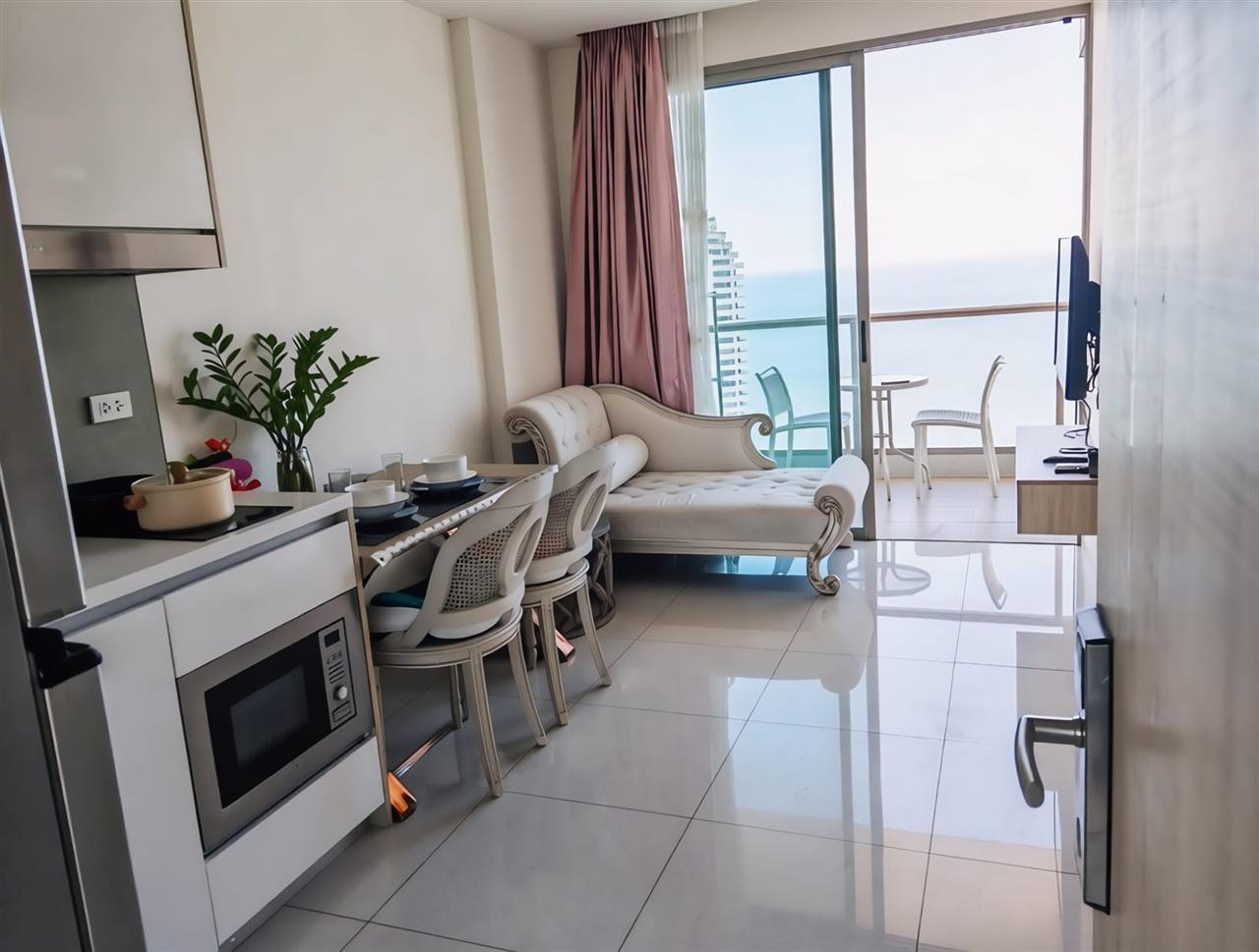Riviera Jomtien 1BR Seaview Condo
