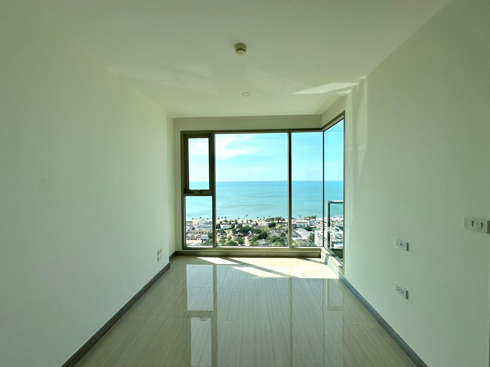 The Riviera Jomtien 1BR Sea view, 33rd Floor