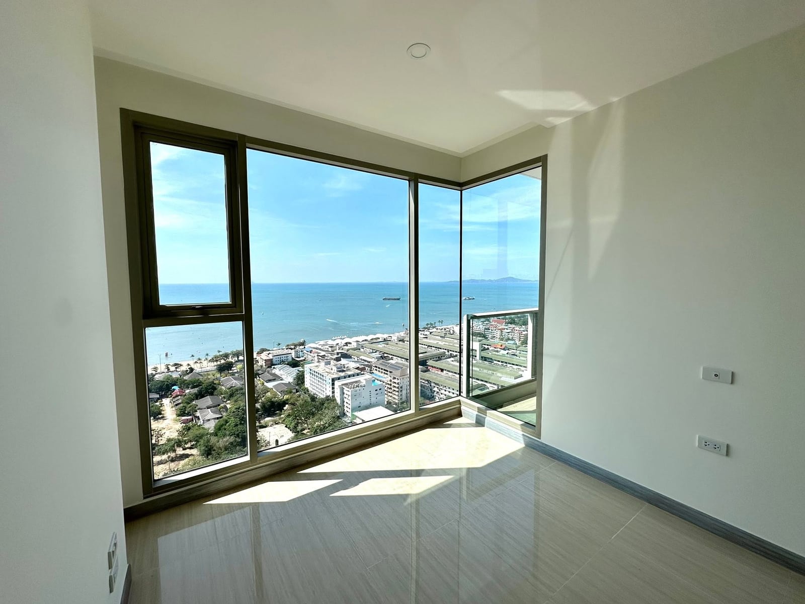 The Riviera Jomtien 1BR Sea view, 33rd Floor