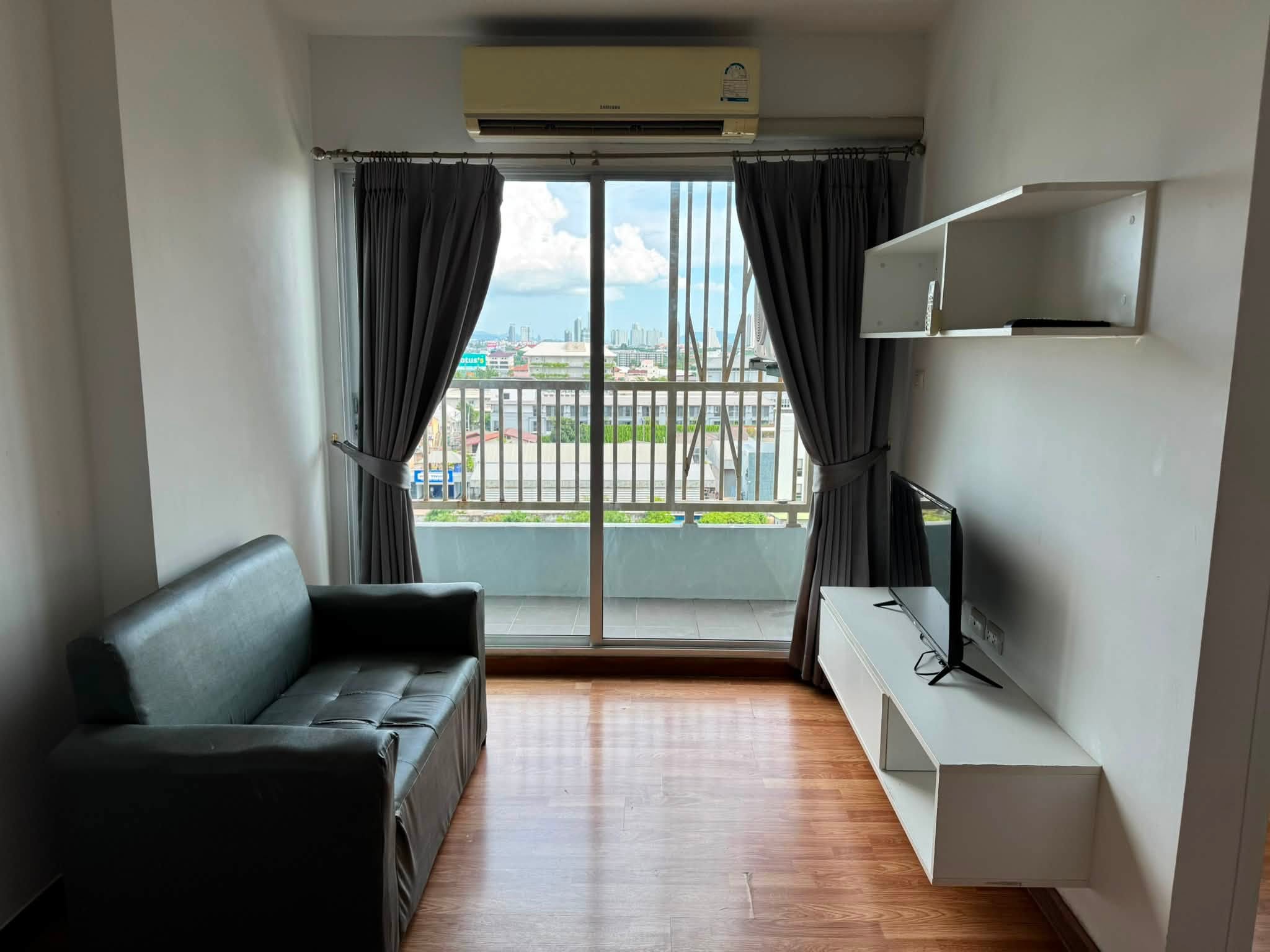 The Trust Condo 1BR City view, 9th Floor