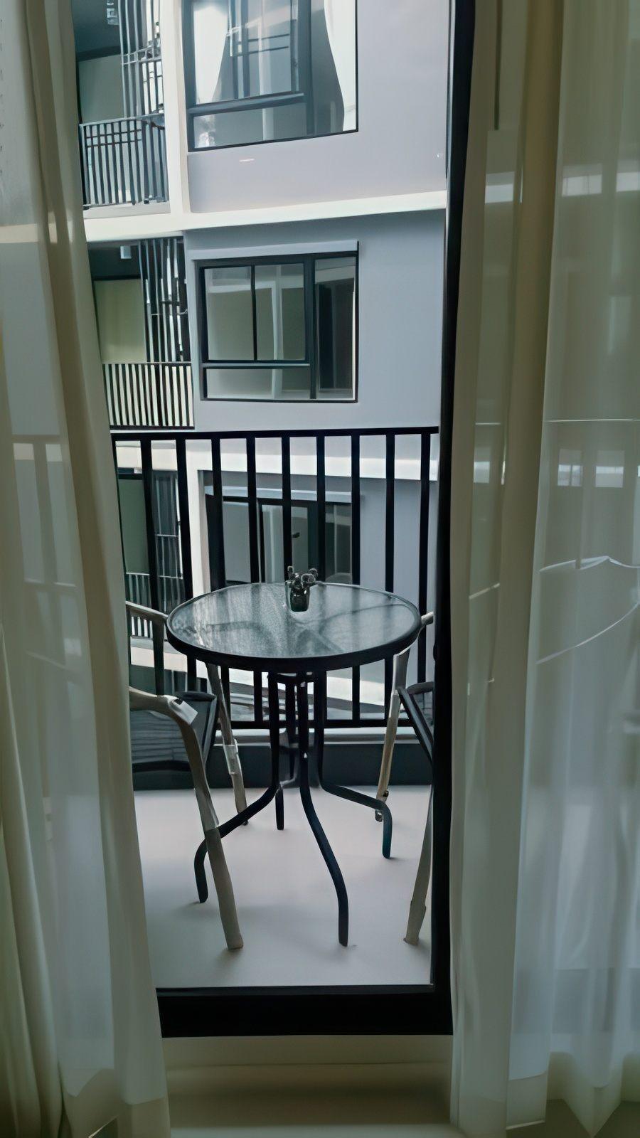 The Urban Attitude 1BR Pool view, 5th Floor