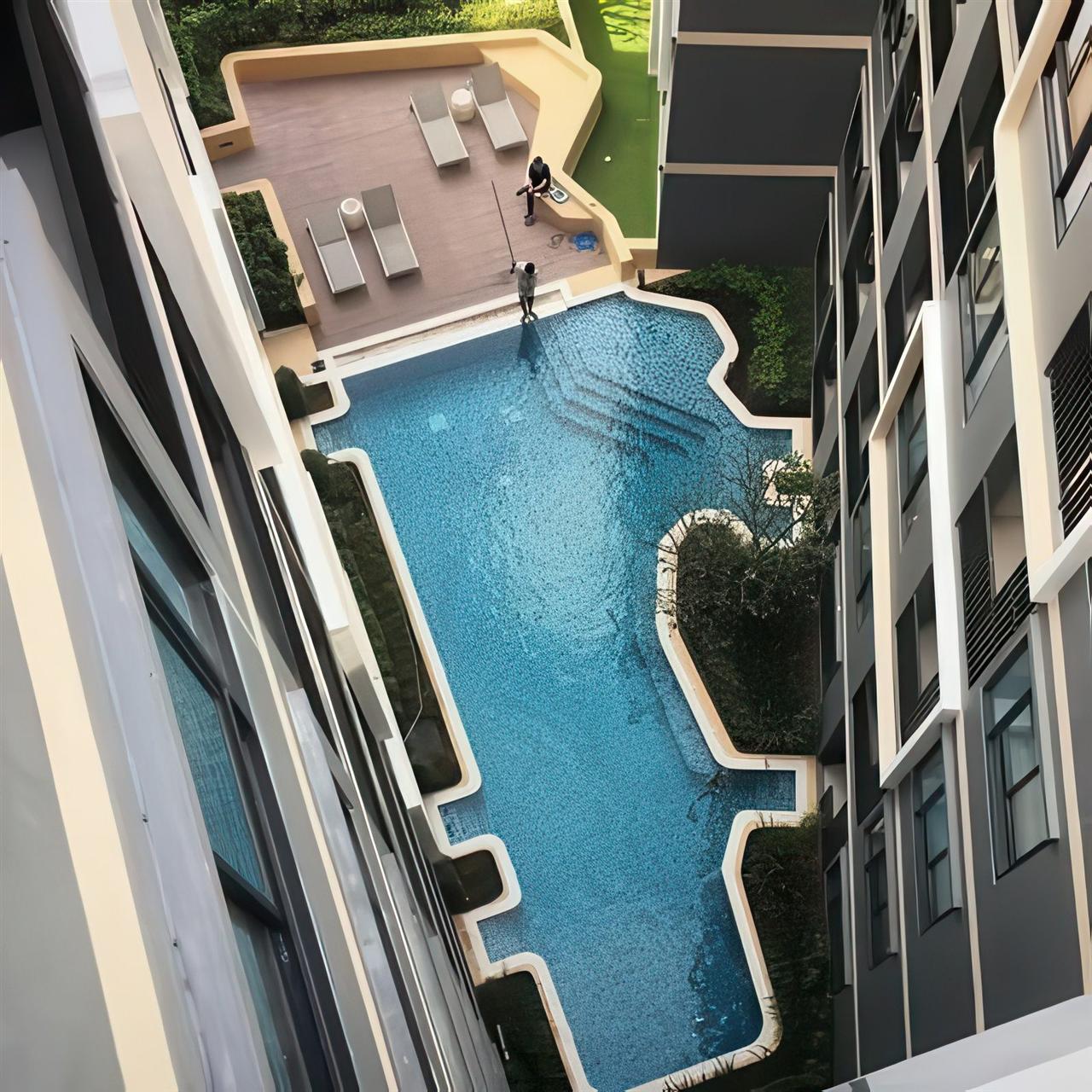 The Urban Attitude 1BR Pool view, 5th Floor