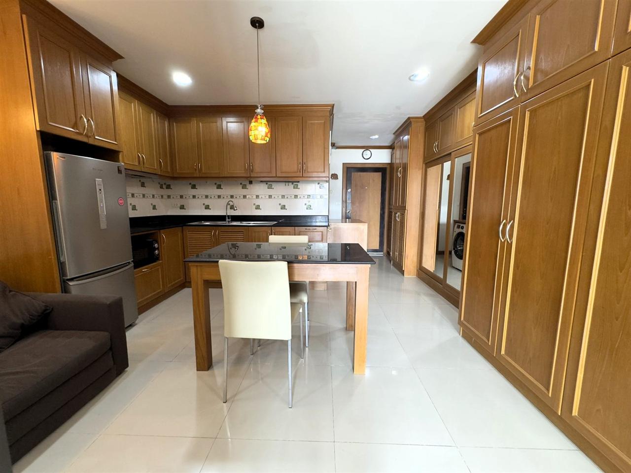 TW Platinum Suites 1BR Pool view, 3rd Floor