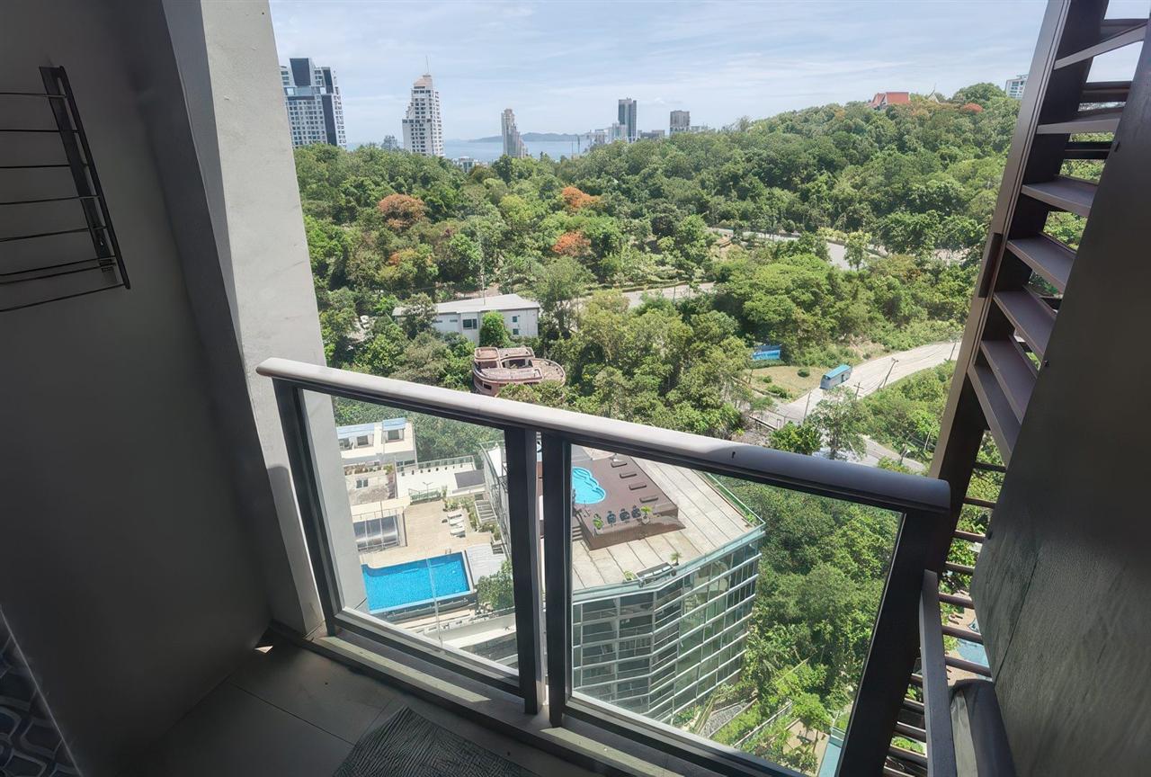 Unixx 1BR City view, 24th Floor